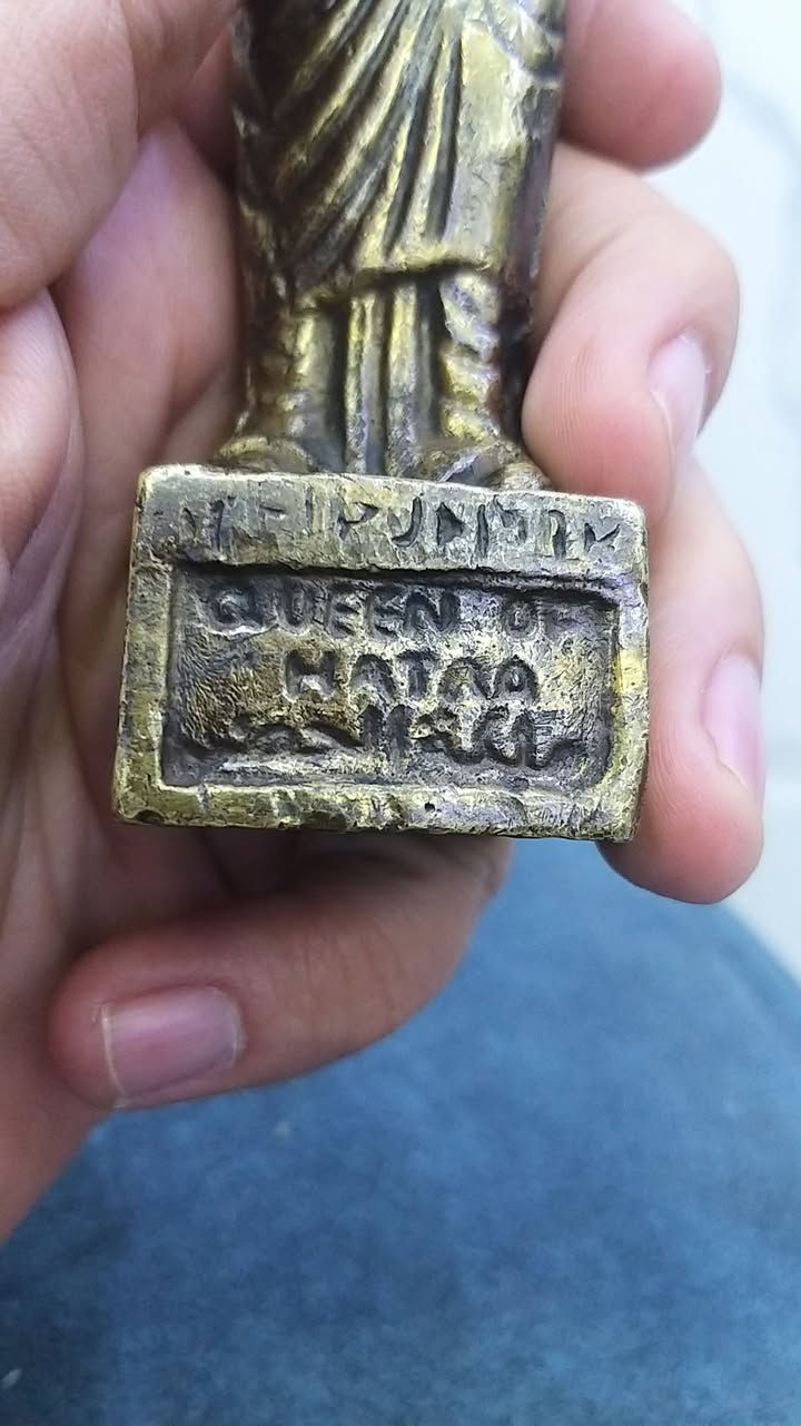 انتيك نحاس
الطول ١٦ سنتمتر والوزن ٧١٠ غرام


**إذا كنت صاحب هذا الإعلان وتريد حذفه لأي سبب، رجاءا أرسل رسالة إلى الدعم الفني**