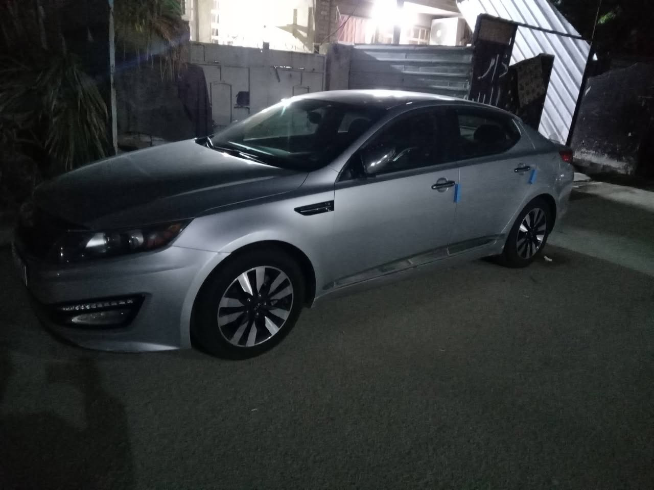 السلام عليكم اوبتيما موديل ١٢ وارد أمريكي مكينه ٢٤٠٠ صبغ ٤قطع  بدون دواخل مكينه وكير وشواصي وتكم كله كفاله ماشيه ٨١ رقم بغداد الدولي بأسمي السعر ١٠٥ وبيه مجال العنوان بغداد 
***********اذا مراوس حسب القناعه
