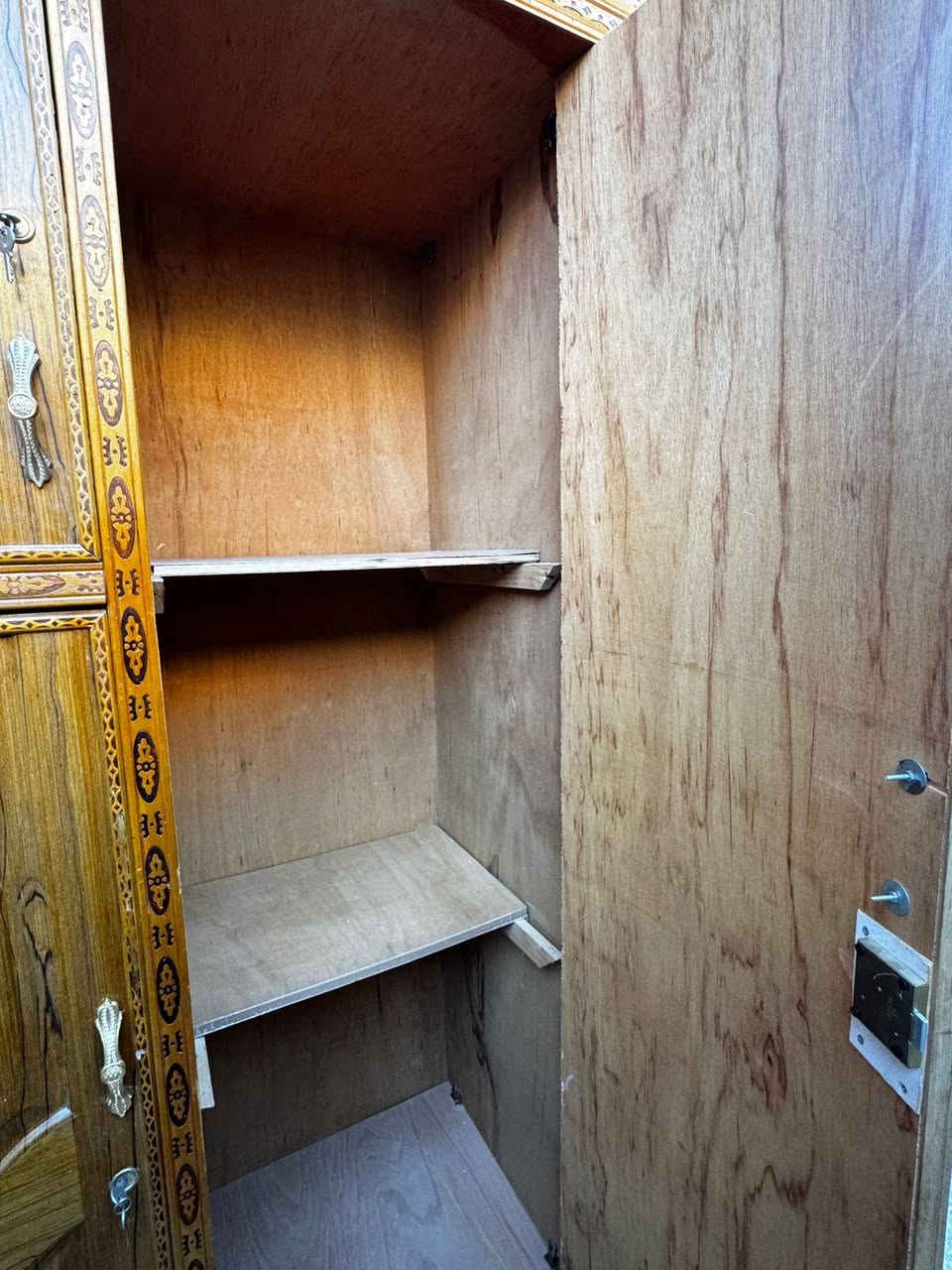 سلام عليكم كنتور خانات اثنين بعده جديد مكلف في النشر  للتواصل هذا الرقم ***********
