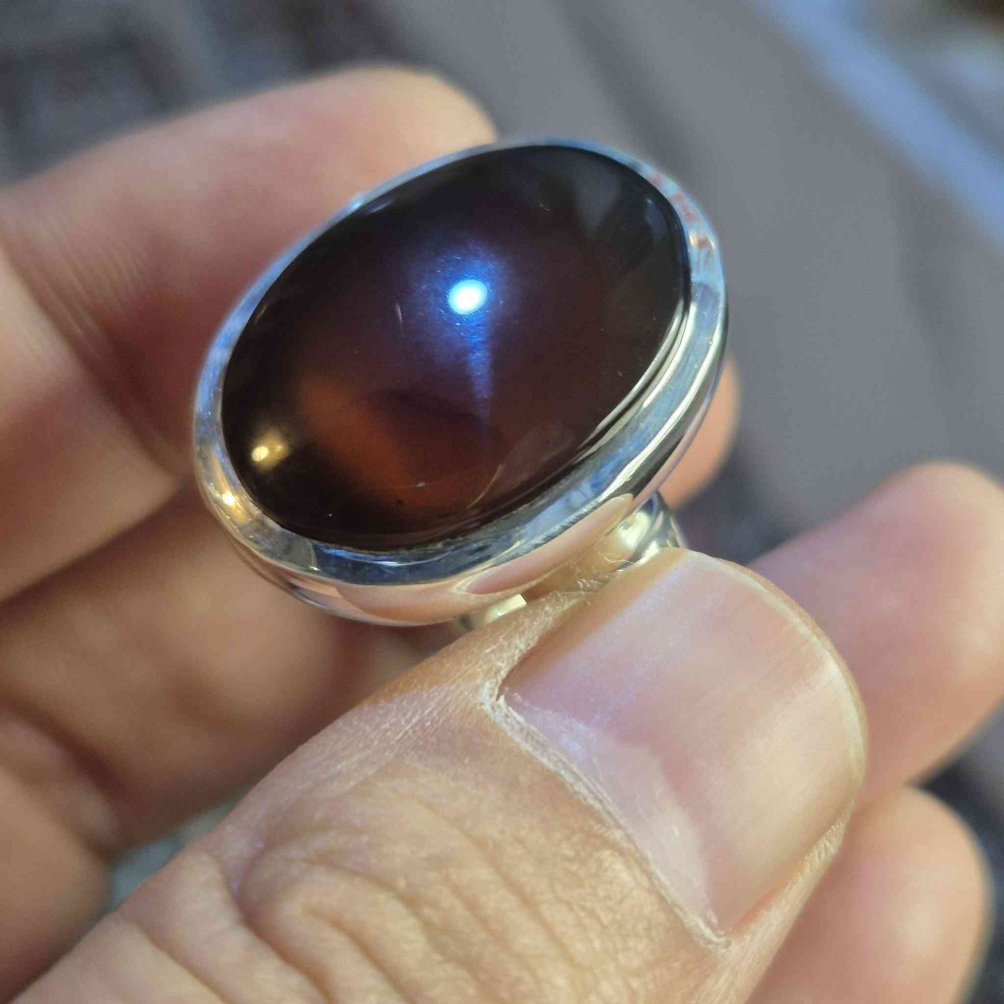 الحـر اعلى فئة في العقيق اليماني ... و أندره

العقيق اليماني "اليمني" الطبيعي (لون بني) حر تماماً
[ لا معالجة / لا تحسين بالحرارة ] من الجبل الى الورشة الى الخاتم 
فص حجم راهي _ صياغة يدوية بالكامل 💯% قياس24
زخرفة ليزرية على العضد 

💳 كارت ضمان مختوم (أصالة المنشأ & غير معالج )
🚗 خدمة توصيل كل مناطق العراق
للإتصال و المراسلة : ***********
📍العنوان /  الكوفة _ شارع كوفة نجف الرئيسي _ مأكولات خوخة _ الشارع الفرع للمطعم
