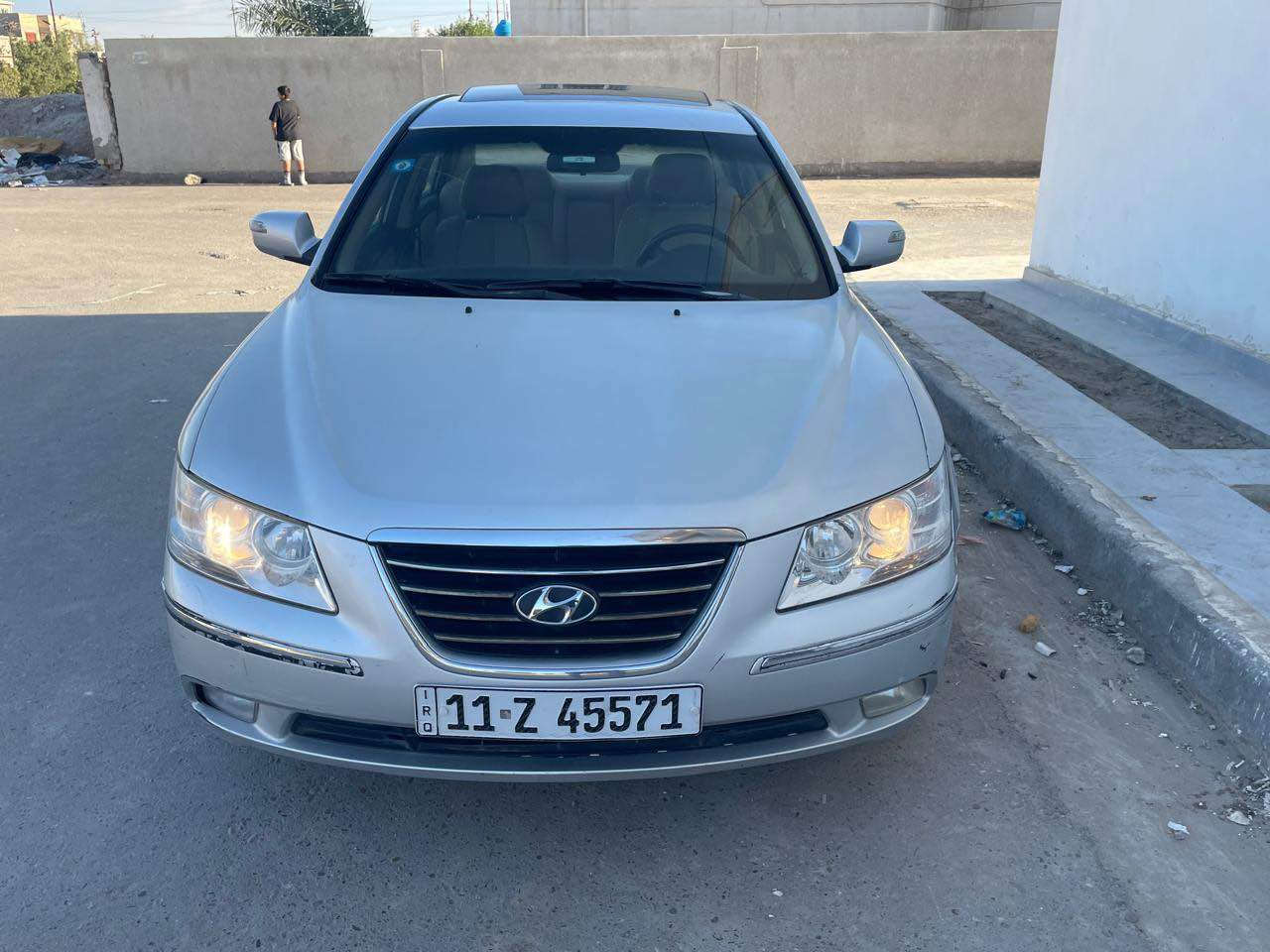 سلام عليكم سوناتا خليجي 2009 محرك 2400 دوش داخل بيجي سلايد رقم بغداد الجديد تحويل ثاني يوم شرط التحويل السياره بيها 4 قطع صبغ 3 قطع اثر جراد وبيها طخه بالجاملغ الامامي بدون دواخل السياره عليها ادامه كامله من كلشي حتى تخم تاير جديد نقصها فريز التبريد صار بي ليك والمشط بي طكطكه خفيفه غير شي ماكو بعد الحمدلله السياره كلش حلوه ومابيها شي ميشتغل كل كهربائيتها شغاله اي نقص ماكو مكان السياره الغزاليه سعرها 110 بيها مجال بسيط وفدوه لكلبكم الي متعجبه ويشوف سعرها غالي خلي يعبر المنشور للاستفسار *********** بغداد, العراق
