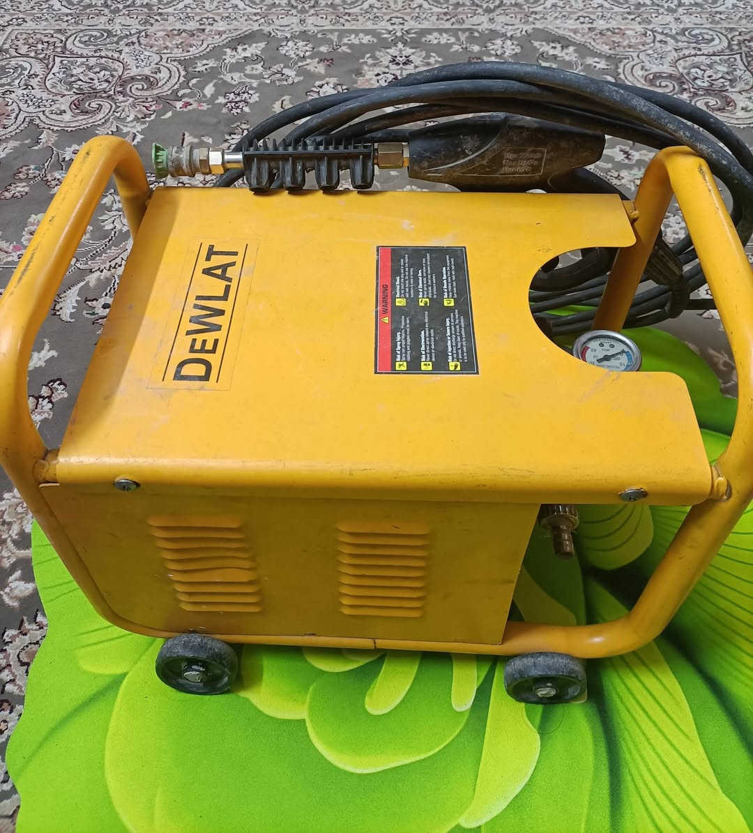 السلام عليكم فارة غسل السيارات متحركة نوع دي والت السعر ٦٥ الف مع صوندة الغسل طول ١٠ متر 
موبايل كلكسي 32A  ذاكرة ١٢٨ كيكا بايت السعر ١٢٠ الف
 الإتصال على الرقم  ***********
