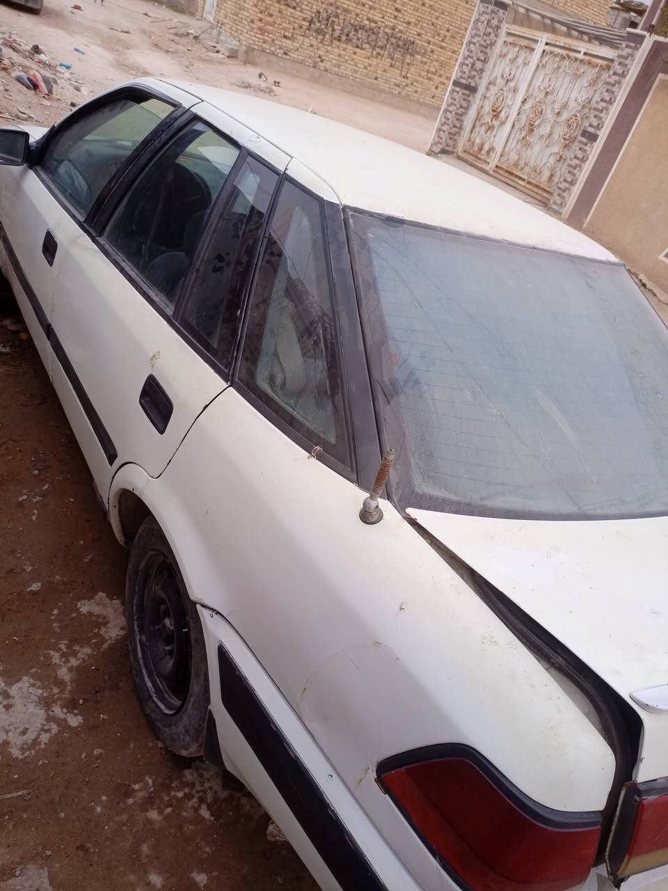 السلام عليكم من رخصت مدير الكروب سياره دايو اسبرو موديل 93 مداور ثاني يوم كير مكينه بيها بخار قليل حداديه نص ونص السعر 18ورقه واذا مراوس خاظر وهذا رقمي واتساب ***********
