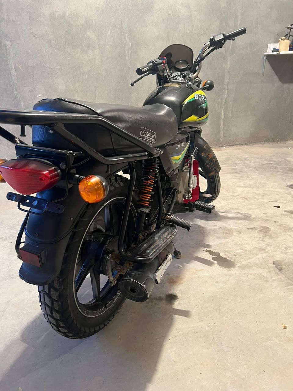 دراجه بوكسر ناصيه للبيع السعر 850 ادوات ادوات ادوات
مع كفاله من السرقه رقم الهاتف ***********
كهربائيات كامله شغال + رباعيه
