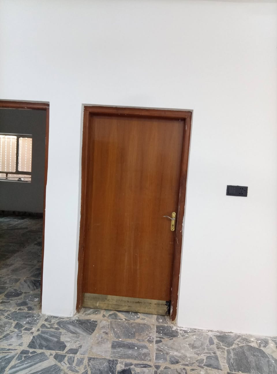 سلام عليكم جمل بيتك تخفيظ العيد صباغ بيوت درجه اولى ومانسب وستلام مهندس ترميم درجة وإلا صبغ بيان خشب الدرجه اولا صبغ الواجها صبغ داخل بنواع الصبغ الداخل والخارج امير الصباغ *********** مكاني حله
