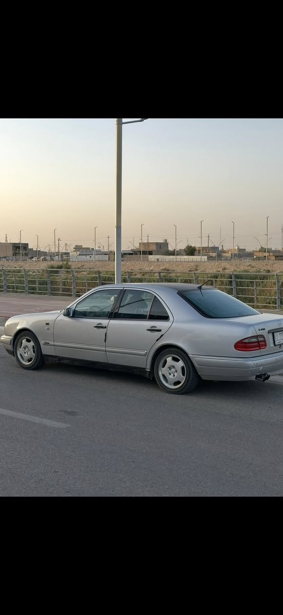 سلام عليكم مرسيدس ام عيون e430 V8وارد يابان 
موديل 98 مسجله 2002 قرار 48 السياره أصوليه شرط التحويل 
السياره بعدها جديده صبغ الوكاله كير محرك اكسل كله جديد ومكفول 
بيها نقوصات بسيطه تذكر للشراي 
عليها غرامه 700 الف يدفعها المشتري 
السعر 95 ورقه
*********** واتساب متواجد
