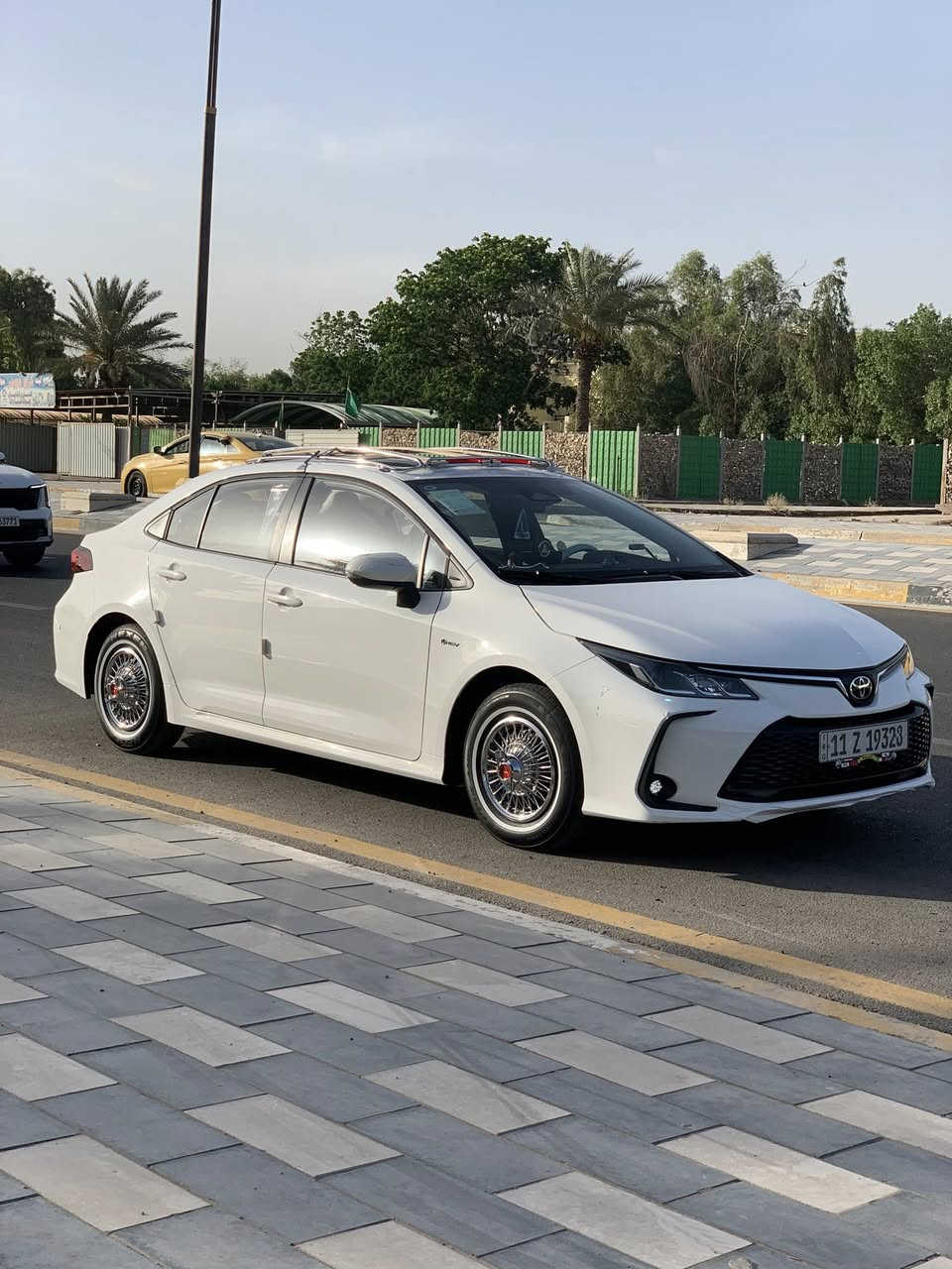 سلام عليكم كورلا هايبرد2025 للبيع هيه ولغراض كفاله عامه  ماشيه 3700 زيرو الرقم *********** السعر 165 وبيه مجال مكان البلديات
