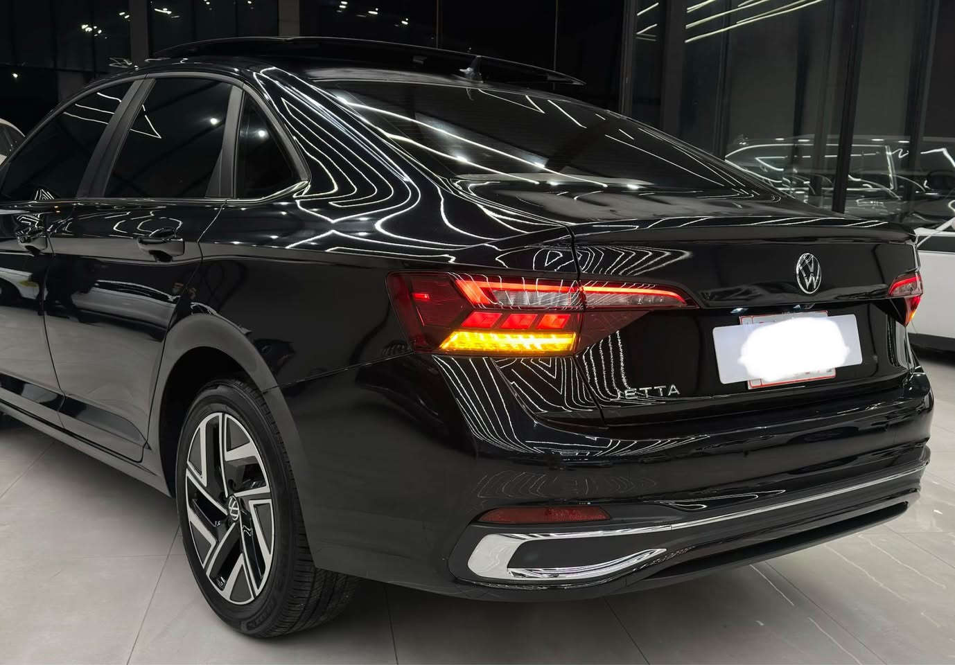 Jetta sel Rlin premium2024كندي 
للبيع او مراوس رقم اربيل جاهز
رقم شاصي wvwzzzbu4rmo28083
فول مواصفات خاصة :
بانوراما
شاشة دجتال كيجات320
هاند بريك بصمة
انظمة قيادة اربع 
كروز تثبيت سرعة
رادارات جانبية
رادارات امامي خلفي 
تنبيه نقاط عمياء
تحكمات ستيرن
شاشة وسطية
كامرة خلفية
صندوق شفط
كشنات امامي تدفئة تبريد
كشنات خلفي تدفئة
اضواء داخلي
ليت عدسات زينون 
عدد 24الف km : 
ضرر فقط بونيد 
ايرباك سيستم راجع بلادي 
السعر: -
الموقع اربيل
***********
***********

ڤۆڵگسواگن جێتا 2024 مواسەفات SEL R-line Premium 
قەپات مواسەفات رقم هه ولير جاهز
تەنها 24 هەزار کیلۆمەتر ڕۆیشتووە 
پانۆڕاما 
شاشە دیجیتاڵ 
گێچ 320 
هاند برێک بەسمە 
چوار مۆدی لێخوڕین 
تحدید سورعە 
ڕاداری پێش و پشتی لاتەنیشت 
تحکمات سەر سوکان 
کامێرا دواوەی 
سندوق شەفت 
لایت لید و زینۆن 
تەنها بۆنیدی بۆیاخە  
ئێرباگ سیستەمە  
سعر -
گێر و مەکیەنەی بەشەرت 
هیچ کێشەیەکی تێدا نییە أربيل, العراق
