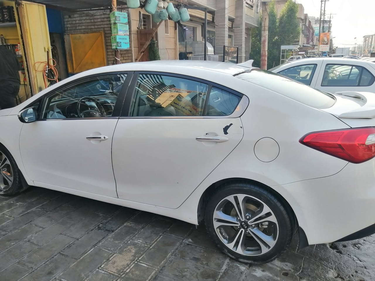 السلام عليكم كيا فورتي ٢٠١٤ أمريكي فول اتوماتيك مواصفات حادث باب خلفي السعر ١١٨ السيديه هاتف *********** رقم دولي بغداد بسمي نفس اليوم تحويل السياره جاهزه من كلشي على الفحص
