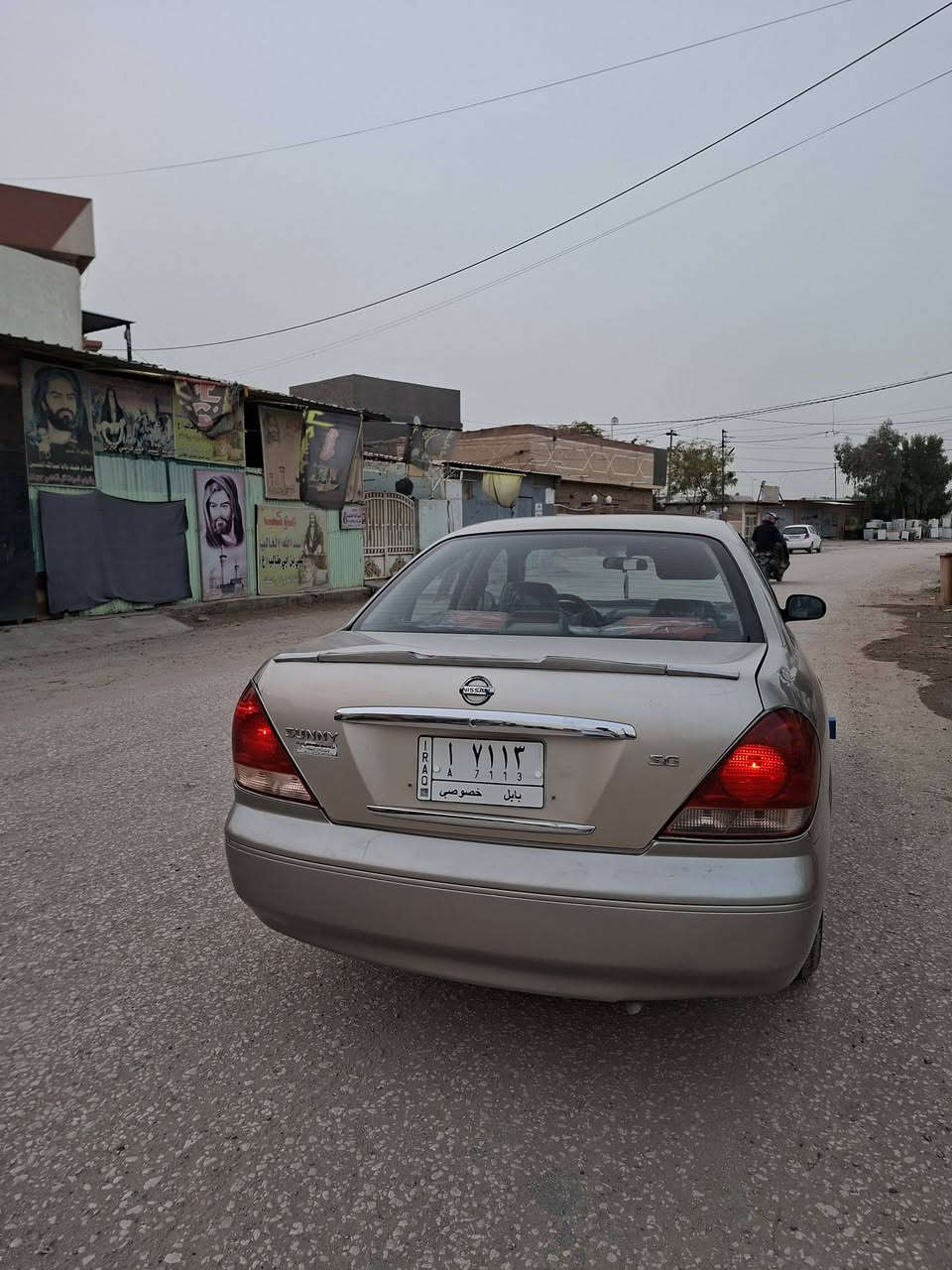 ***********السلام عليكم لببيع نيسان صني 2005السياره بيه صفاح صبغ فقط السياره مكفوله كير مكينه حداديه صدر تبريد كهرابائيات (مال جناي) مكان السياره حله مركز مدينه السعر 85 وبيه مجال للاستفسار ***********
