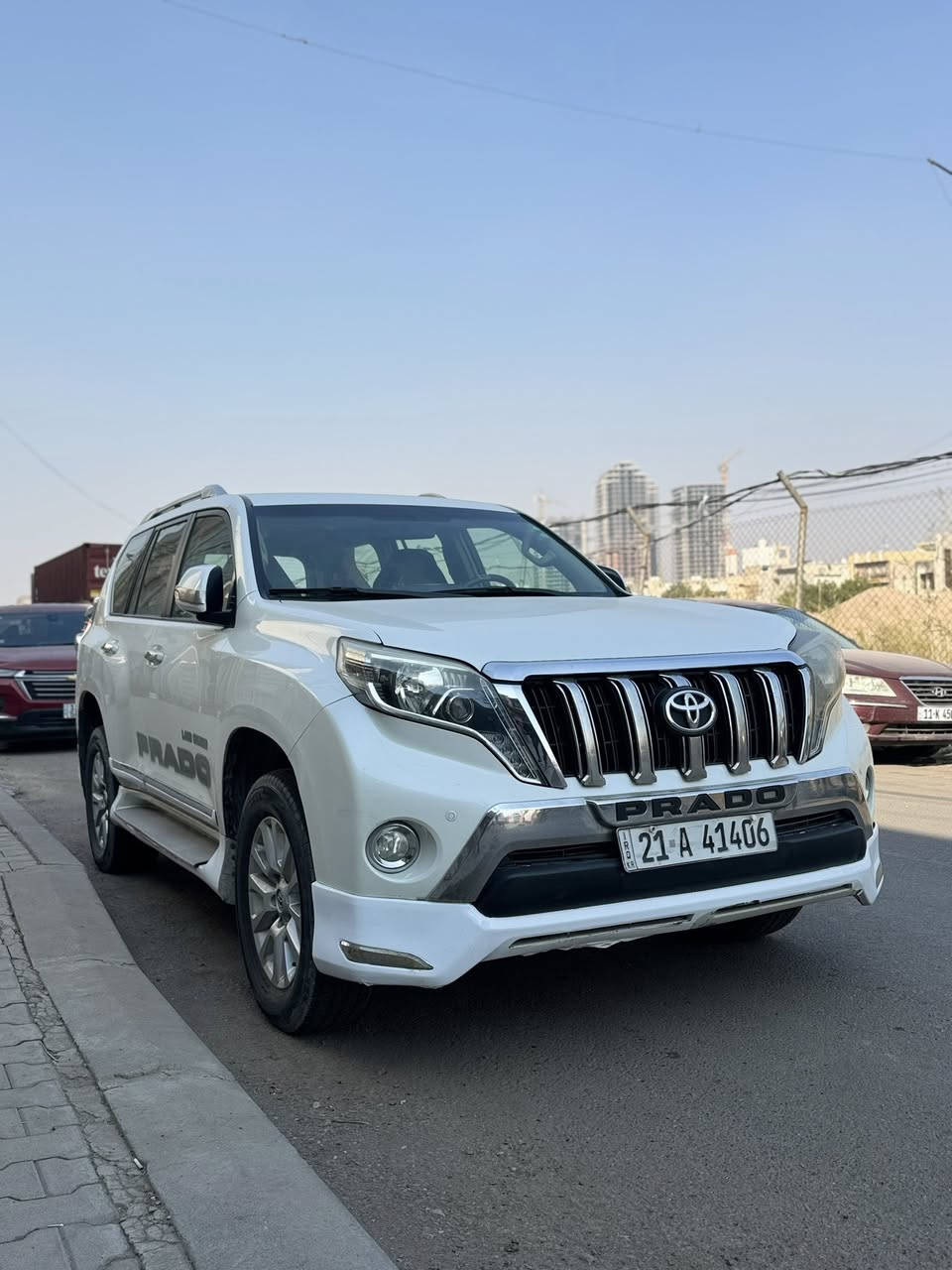 سلام عليكم اخوان برادو 2017 للبيع
********************************
مواصفات :- TXL
خليجي 6 سلندر 
كامرة 
بصمة
٨ ايرباك
شاشة
7 راكب
4x4
السيارة حيل نضيفه اخوان كير محرك نظيفات ماناقصه شي مكملة من كل النواحي تجي وتشوف بعينك
ماشية 172000
**********
للاتصال والاستفسار على الواتساب 
***********
