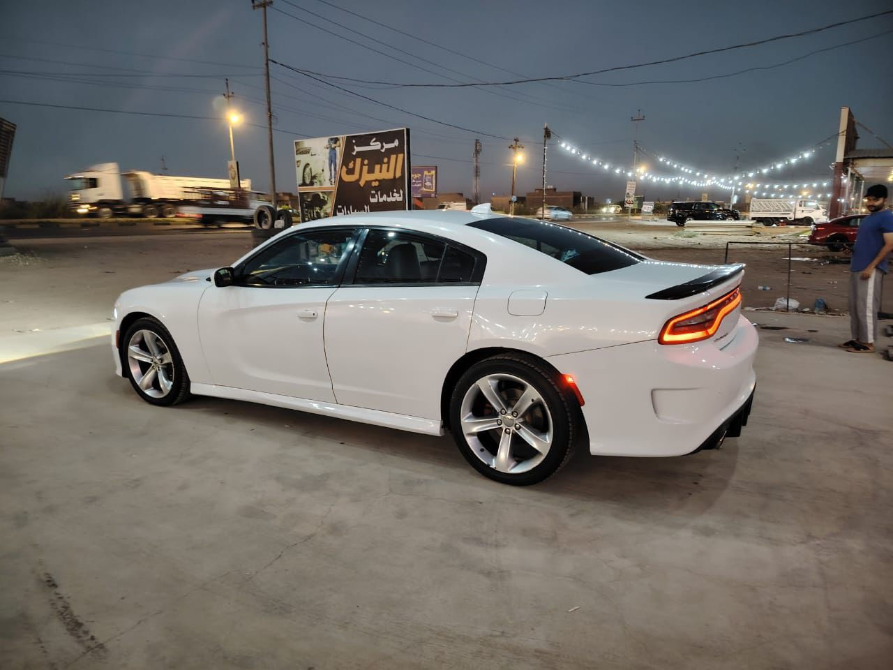 سلام عليكم
للـــبيع 

نـــوع السيــــارة : دوج _ جارجر sxt محدث GT

المـــــــوديــــــل :2018 .

لـون الســـــــيارة : ابيض . 

ألمسافة ألمقطوعة .137 الف. كيلو متر

عدد الاسطوانات : 6 سلندر . 

حجـــم المحــرك : 3600 CC

ألــــــــــــــــــوارد : أمريكي 🇺🇸 
ضررها صفحه ال من يم السايق 

رقــــم اللوحـــــة : بابل تحويل ثاني يوم. 

المـــــــــقاعــــد : جلد شامو

ألمواصفــــــــات :معروفة مواصفات sxt  كشنات تدفئة تبريد مري قلاب وي البك رادار جانبي بلمري وامامي اسفل الدعامية ويل 20  كشنات خزن ميموري هواي مواصفات 

الملاحظـــــــات :  ، السيارة جاهزة بحالة جيدة  جدآ  قبل 5 ايام سويت ادامه الها 

ألســــــــعـــــــر :180 وبيها مجال . 

للأتصـــــــــــــال : _ ***********

والرزق ع الله ☺️ مكلف بل منشور اي ستفسار تصال عل رقم
