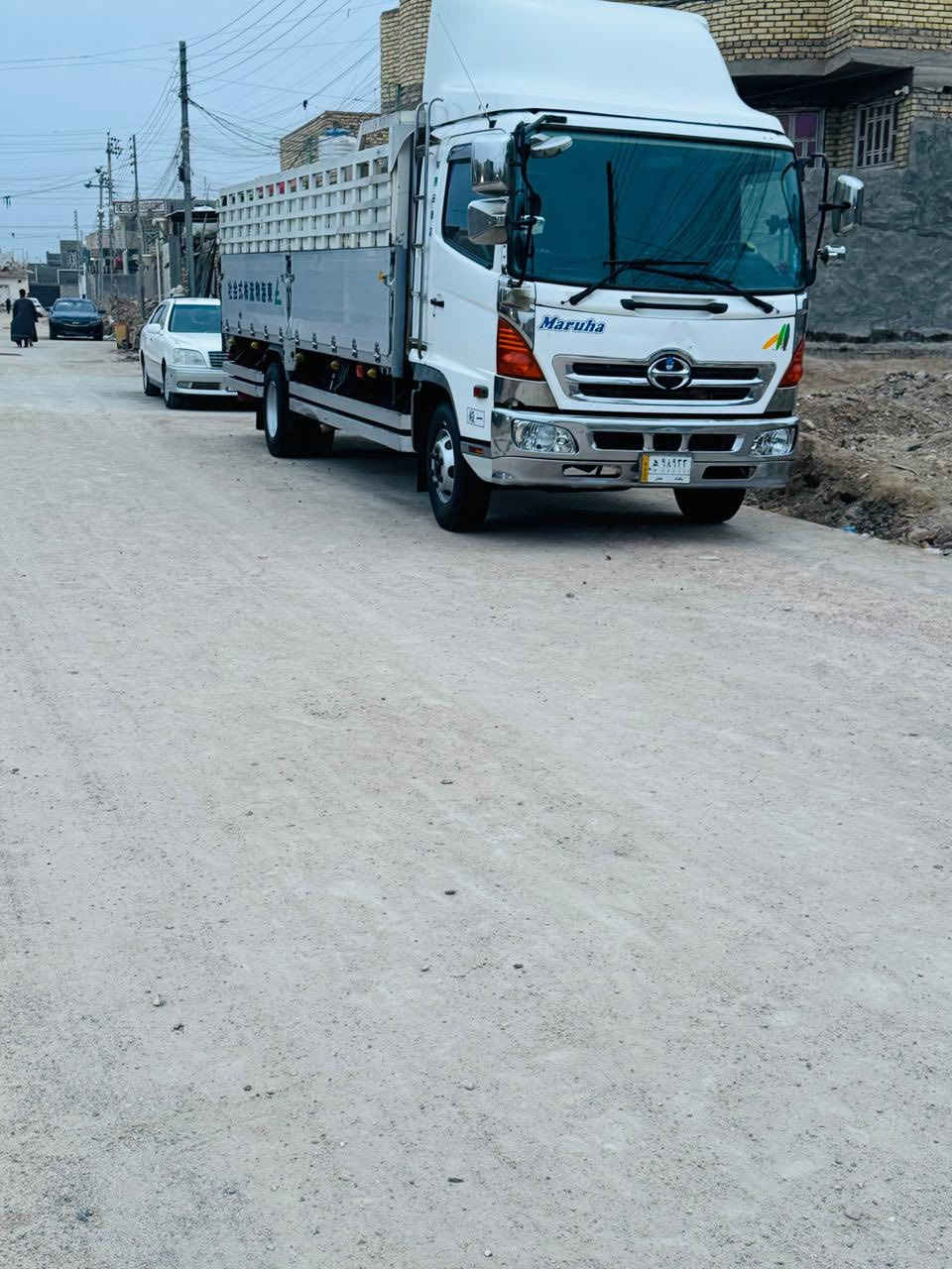 سلام عليكم للبيع هينو شيطان 
موديل 2006اصل مداور ثاني يوم 
مكينه 80فول عادي تخم تاير المامي 17ونص 
والخلفي 19ونص سياره كفاله عامه شرط س
اني مكلف بل نشر هاذه رقم صاحب السياره ***********
