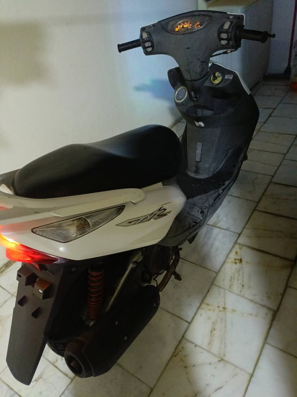 سلام عليكم ماكس ثعلب تي فور صارله خمس اشهر من جبته من الرمبه افتريت بيه شهر او ما طلعت بيه بعد   الدراجه جديده جدن  المحرك علا وضع الشركه السعر 700/ هاتف ***********
