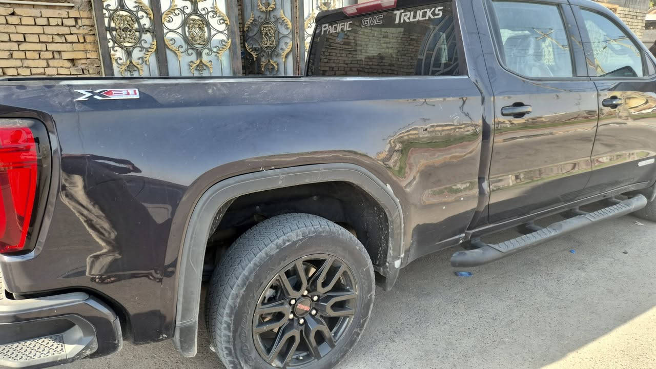 السلام عليكم جمسي سيرا موديل 24 وارد كندي السيارة باسمي رقم اربيل ماشية 45 الف وقابل للزيادة الحادث موضح بالصور تبديل جاملغ امامي وبيهة بارد بالبدي جهة اليمين السعر 325$ يعني ثلاث شدات وخمس وعشرين ورقة السيارة بالبصرة ***********
