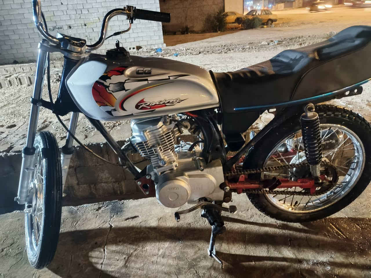 سلام عليكم دراجه كلك كلك مكفوله عشائرين محرك ما مفتوح شوف الدراجه كمله بلفيديو سعره 550.
***********
