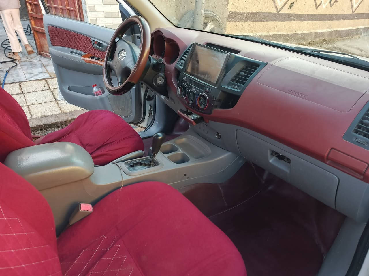 السلام عليكم رمضان كريم وصيام مقبول ان شاء الله تويوتا موديل 9 اوتوماتيك رقم ميسان مميز جاهزه للاخير ما بيها اي نقص تخم تاير مكينه حداديه كله جديد اخوان السياره فيها رشات صبغ بدون تبديل بالعافيه على اللي اخذها يشهد الله سياره جديده حيل
السعر المطلوب 150 وبيها مجال 
العنوان ذي قار الفجر 
تلفون ***********
