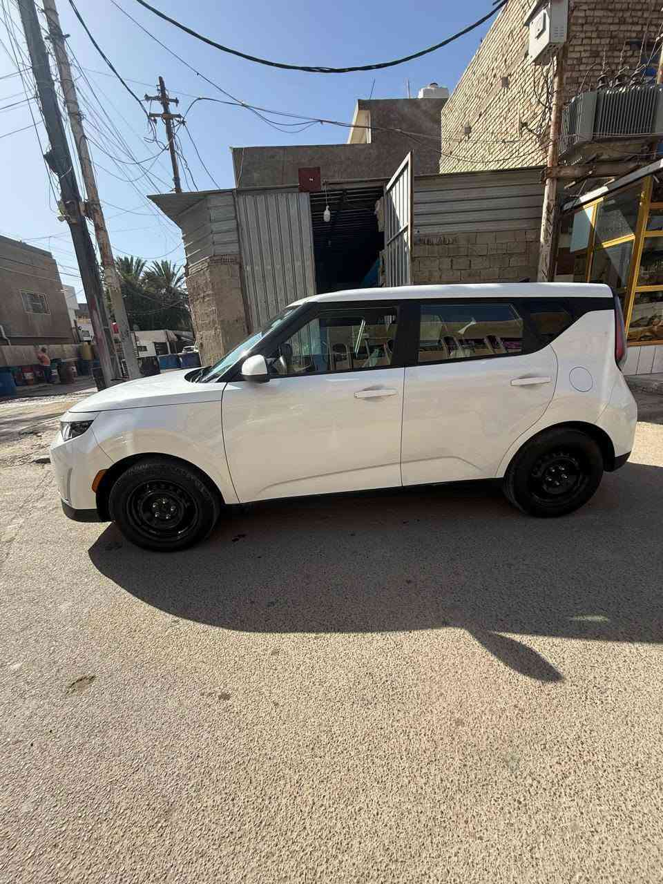 السلام عليكم كيا صول موديل 23 اربيل باسمي 
العنوان بغداد جميلة السعر 142 ورقة وبيه مجال بسيط 
 السياره جديده محرك 2000
  ***********
