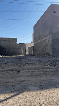 للبيع قطعة ارض في  حي السكك المساحة 170م موقعها مميز جدًا قرب تقاطع الفاطمي شارعها 15 للاستفسار الاتصال ***********
واذا عندك عقار ترغب تبيعه او تعرضه تواصل ويانا
