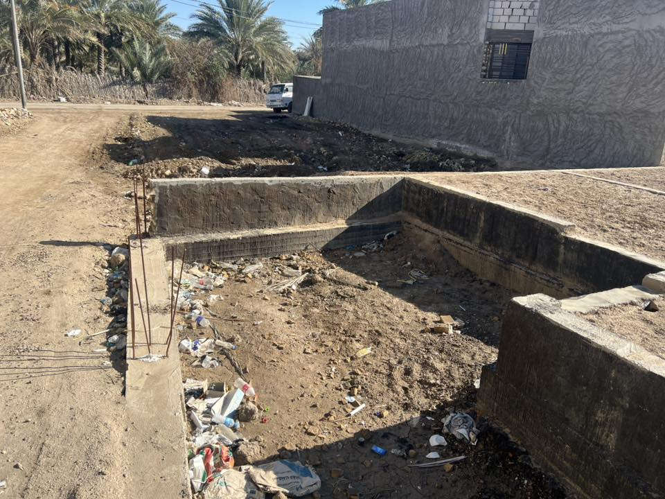 السلام عليكم بتلو للبيع ركن مساحه ٢٠٠م طابو زراعي سند ٢٥ السعر ٢٨ بصف التبليط وقريب عن الشارع العام الموقع بين الدولاب والعتايج بلسياحي يحتوي على غرفتين نوم متواجد واتساب او اتصال 
***********
