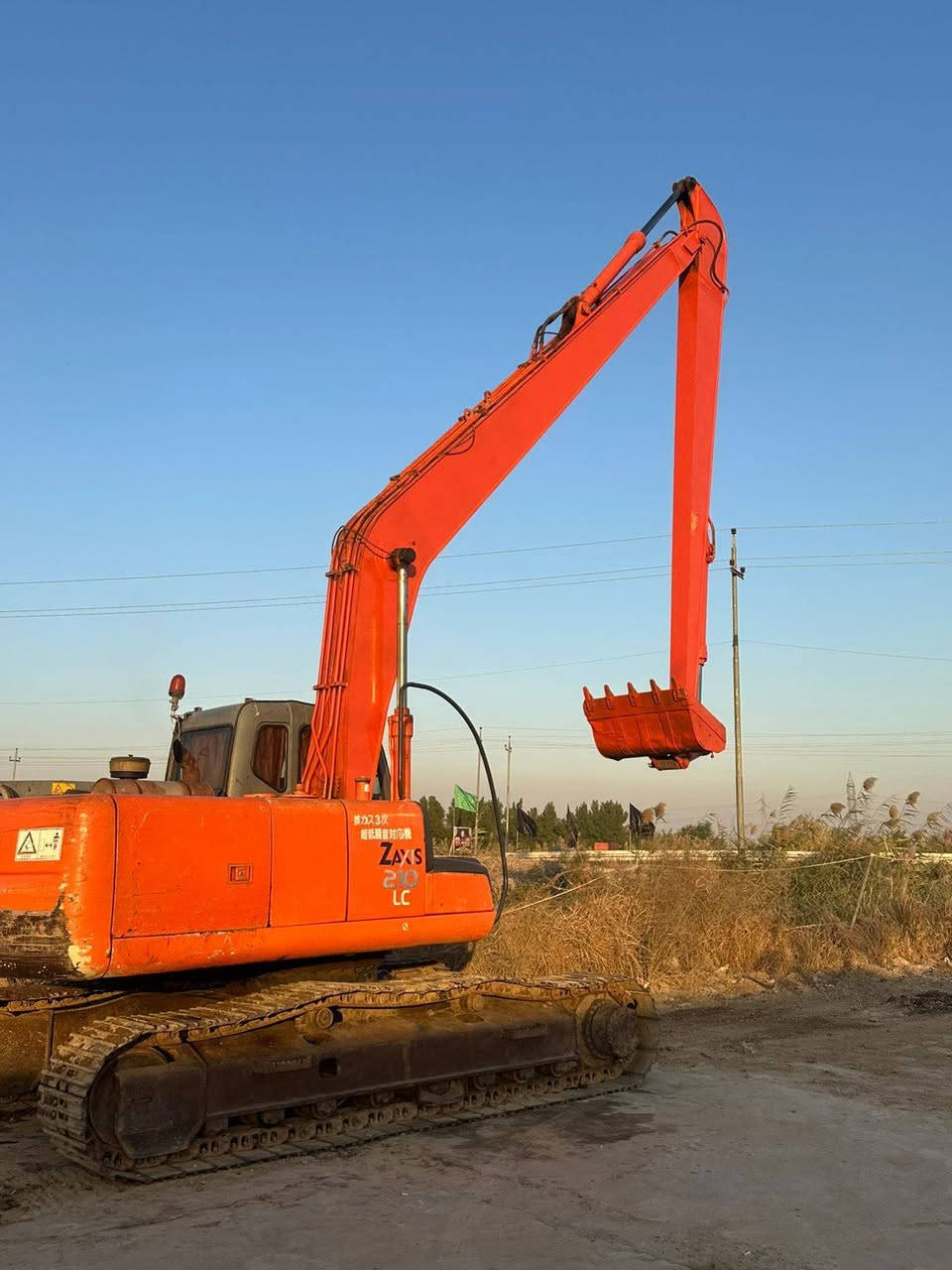 الرجا قراءة المنشور قبل التصال   يالله سلام عليكم للبيع حفاره زت السي حجم 210موديل، 2003اصل بليته وسنويه رقم بغداد سنويه 27جب 18بلادي مكفوله كفالة عامه من كلشي قطره صبغ مابيها فقط بس الجب الطويل مصبوق ويها جب قياسي قطره صبغ مابيه مكينه مال جناي خير من الله تريد طويله تريد كصيره المكان ذي قار قضاء الرفاعي الشراي يتصل ويدلل مراوس حسب القناعه ***********
