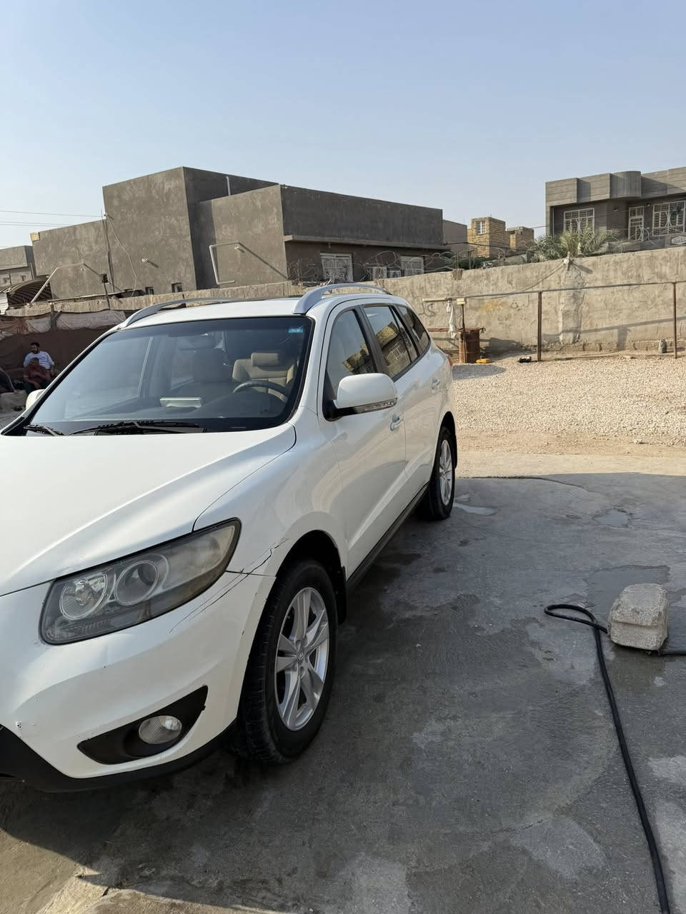 للبيع هيونداي سنتافي موديل 2010
🔹 اللون:ابيض
🔹 ناقل الحركة: أوتوماتيك

✨ المواصفات فول على موديلها:
 • مكيف ثلج ❄️
 • بيها بارد بل الجاملغ الأمامي (عكس السايق)
 • بار بحافة الباب الورّة
 • باقي السيارة مكفولة ونظيفة
 • 

💰 السعر: 150 ورقة 
📍 الموقع:بابل
📞 للتواصل:***********
