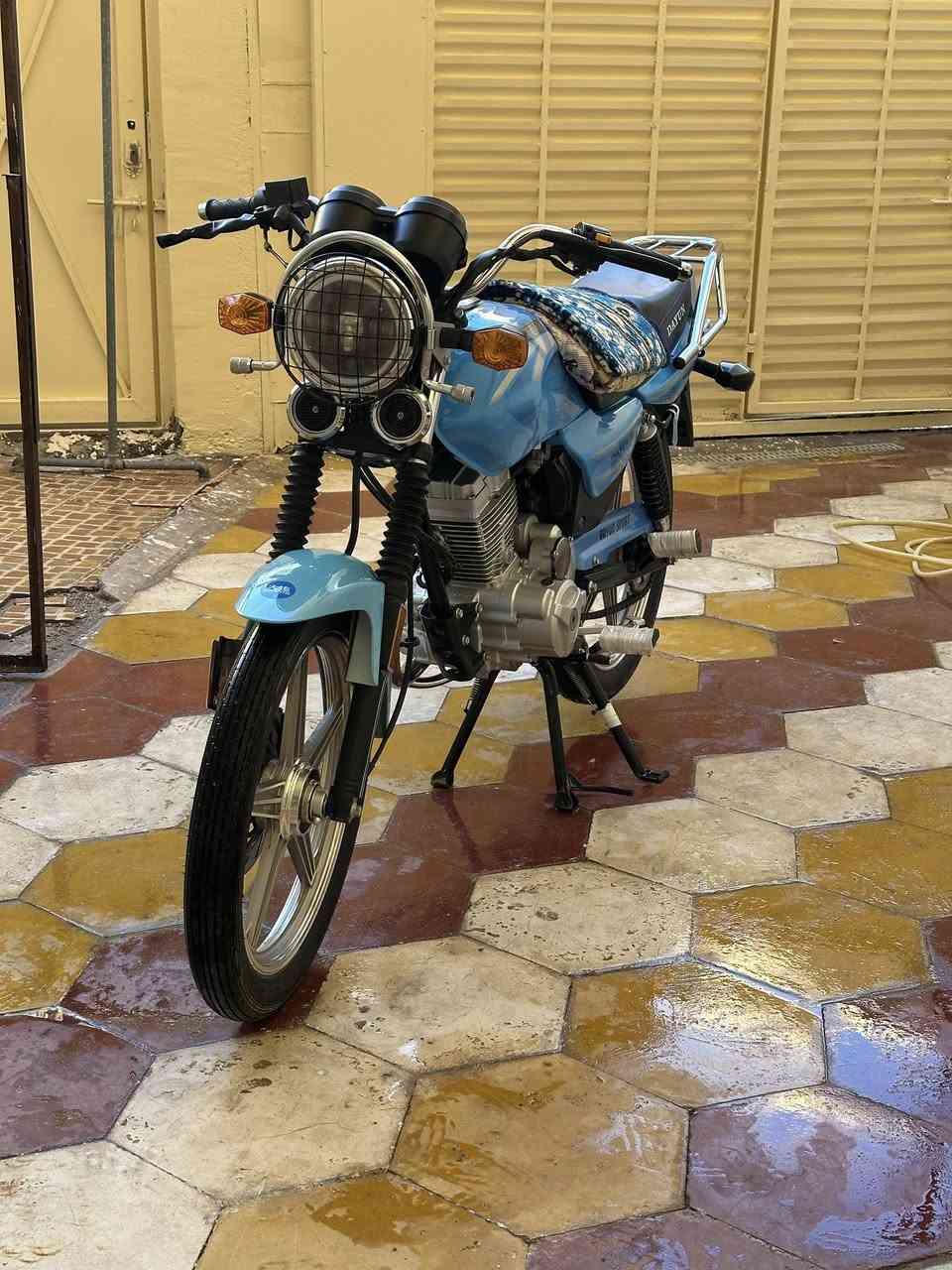 سلام عليكم دراجه دايون عضم موديل ٢٤ اصولي ب٢ وبيهه مجال بسيط مكان كربلاء ***********
