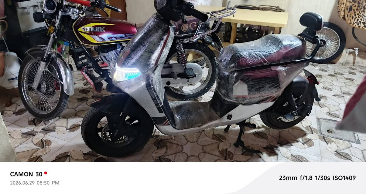 سلام عليكم دراجه شحن نوع F8 بكاريه ليثيوم تعال 
خاص بيك خير وتدلل ***********

