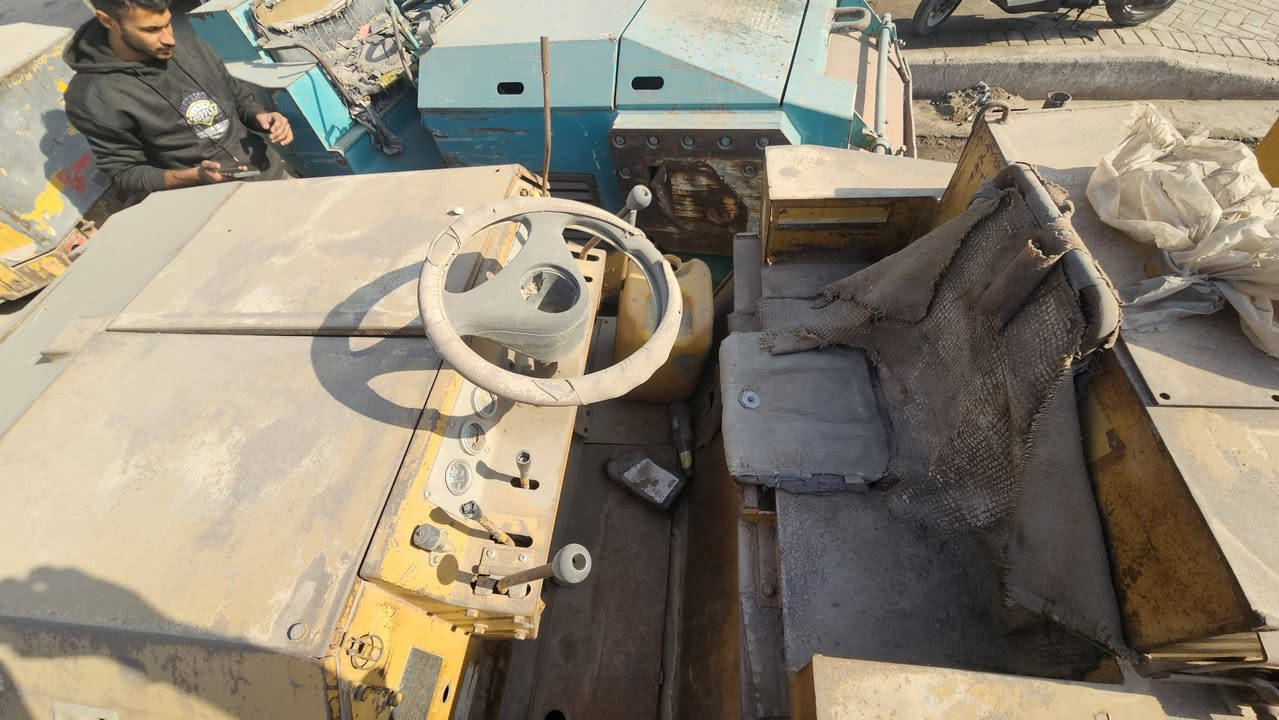 سلام عليكم ورحمة الله وبركاته حادلات 5طن عدد 3 للبيع وللستفسار رقم و واتساب ***********
