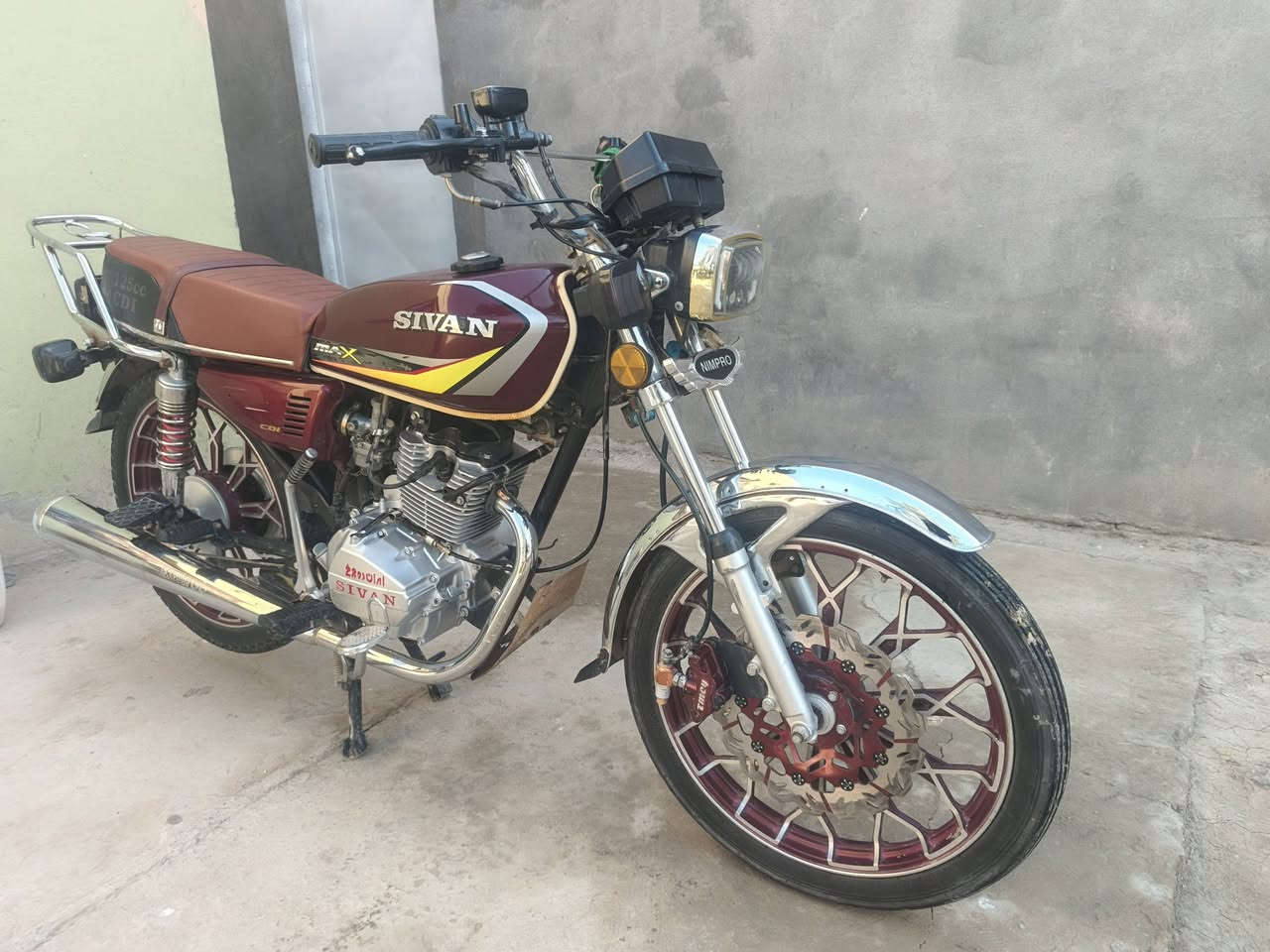 السلام عليكم دراجه للبيع موديل 24 سفانه مكفوله اوراق كامله *********** المكان بل قاسم
