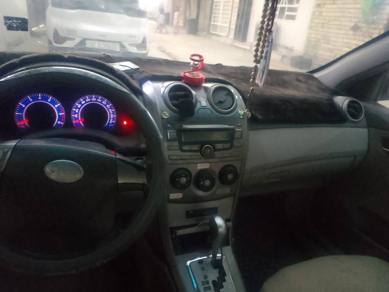 السلام عليكم
للبيع سيارة BYD G3 2013  مابيهة اي نقص تبريد شغال ثلج تبريدها 
كير اوتو
رقم بغداد
كير ومكينة كورلا 1800

السيارة مطلوبة للمصرف مكمل تسديدها بس راعيها ما اندلة 

اكفلهاا عشائريا وسرقة 

مكاني الدورة 
رايدها 25 قفل قفل تحياتي

***********
