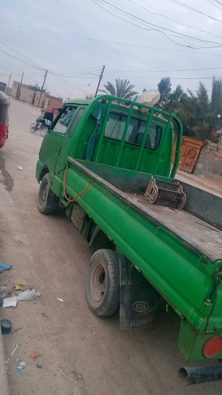 سلام عليكم سياره بنكو 96الرقم انكليزي بسمي العنوان بغداد الحميديه الرقم***********
