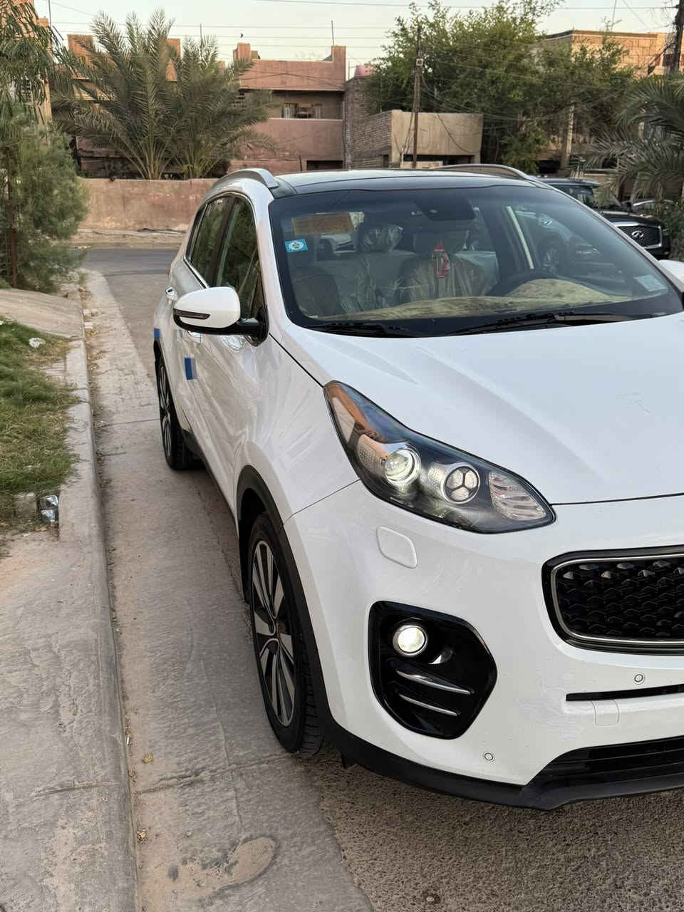 للبيع فقط بدون مراوس 
كيا سبورتاج خليجي فول مواصفات 2017
مكفوله من الصبغ والبارد والتبديل والحالوب وحتى الدعاميات 
محرك 2000 دوش مكفول من كلشي كير ايضآ
مواصفات
سقف بانوراما
بصمة ابواب وتشغيل وترحيب ومري طي اوتو
كشنات الامامي ثنينهن فول كهرباء
تبريد شاشه ونضام نزول وحساس خلفي امامي
زراك لايت لايت فول زنون بك لايت لد
ماشيه 129 الف والحمدلله لسياره بدون اي نقص 
سعر 175 مجال بسيط جدآ
مكاني بغداد الشعب شارع الاسواق المركزيه
***********
