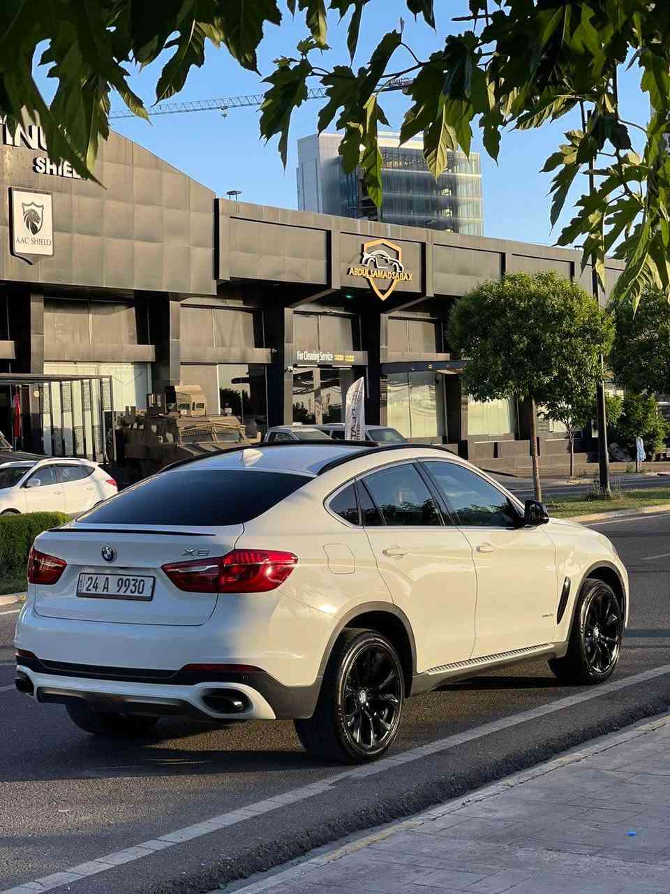 BMW x6 2017 للبيع 
مكينه 6 سلندر turbo
صبغ: ٣ قطع 
موصفات السيارا luxury line يعني مفوله للاخير 
لاستفسار *********** 
سعر 236 و بيه مجال للشراي أربيل, العراق
