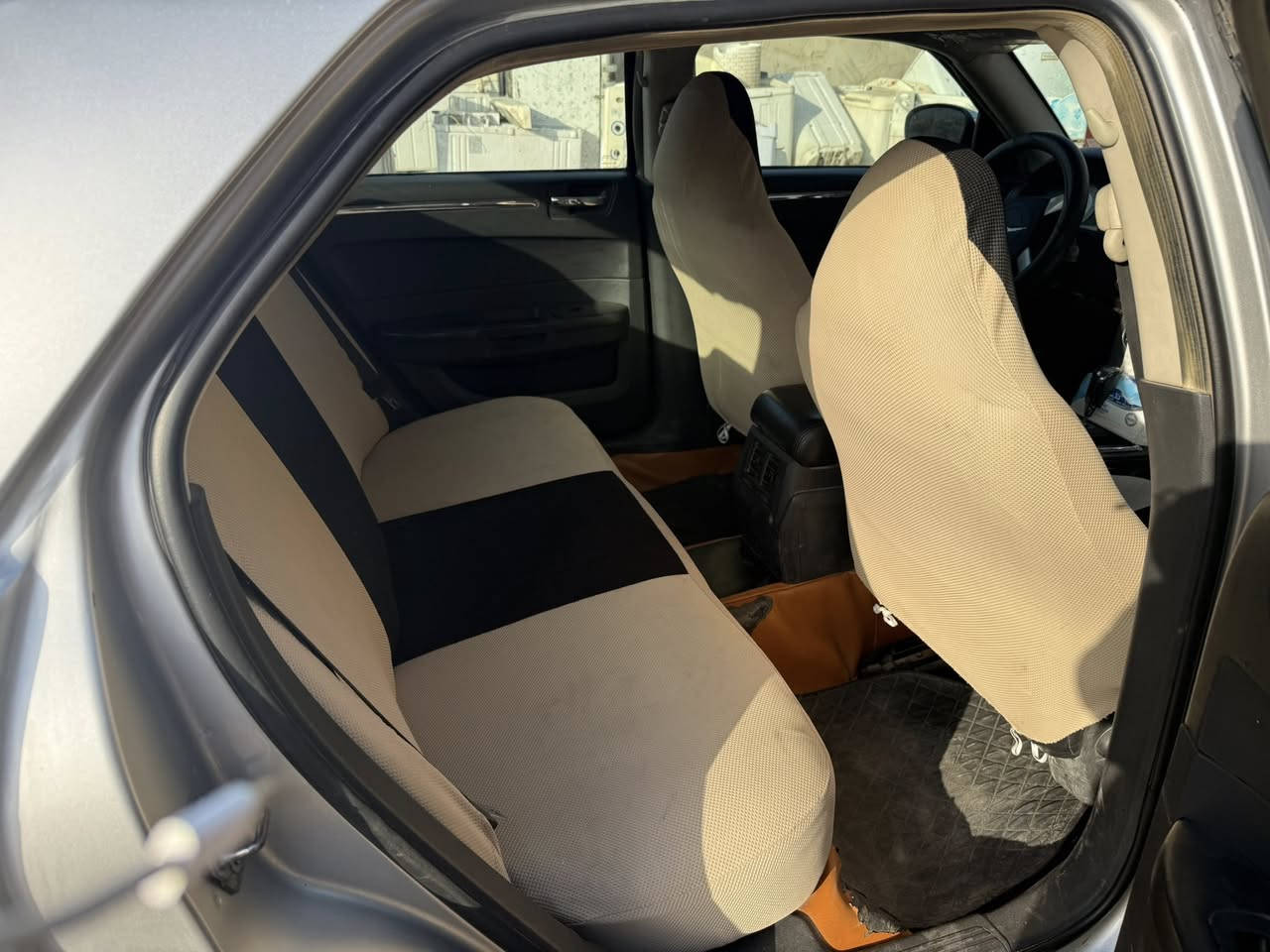 السلام عليكم اوبامه مديل ٢٠١٠ مكفوله من الضربه بيه تبديل باب الوره السايق فقط لسبب الخياس رقم ميسان عنوان السياره ميسان العماره السعر ١٢٥ وبيه مجال شي بسيط تحويل ثاني يوم الرقم ***********
