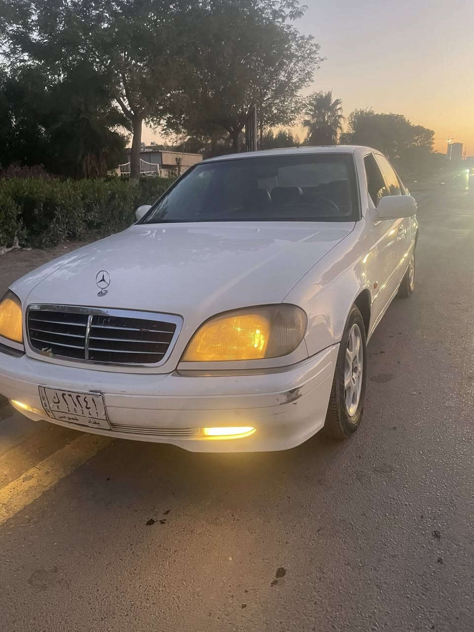 سلام عليكم سانك يونك مارسيدس  محرك 320 فول فول موصفات  محرك قبل يومين بدلته جديد وارد يابان كلفني 12$ 
كير وتبريد مكفول السيارة بيهة ٣ قطع صبغ ابيع احزام 
الموصفات 
١-تحكم ستيرن 
٢- فتحة بل سقف 
٣- كشتات جلد 
٤- تدقئة تبريد بل كشنات
٥- سماعات BOOS
6-كشنات كلهة كهرباء فول VIB
٧-تبريد قطعتين 
٨-خزن ميموري 
٩- ثلاجة بل جكمجة 
١٠-بردات خلفية
١١-قفل مركزي 
١٢- شاشة اني شادهة سعرها 150 $
١٣- تخم تاير جديد بيهة 
١٤-صدرها ٧٥ ٪؜ سبب شوارع العراق 
هاي كل تفاصيل السيارة ذكرتهة عنواني بغداد السيدية تقاطع درويش السعر المطلوب 68 بسعر صيني الله شاهد 
***********
