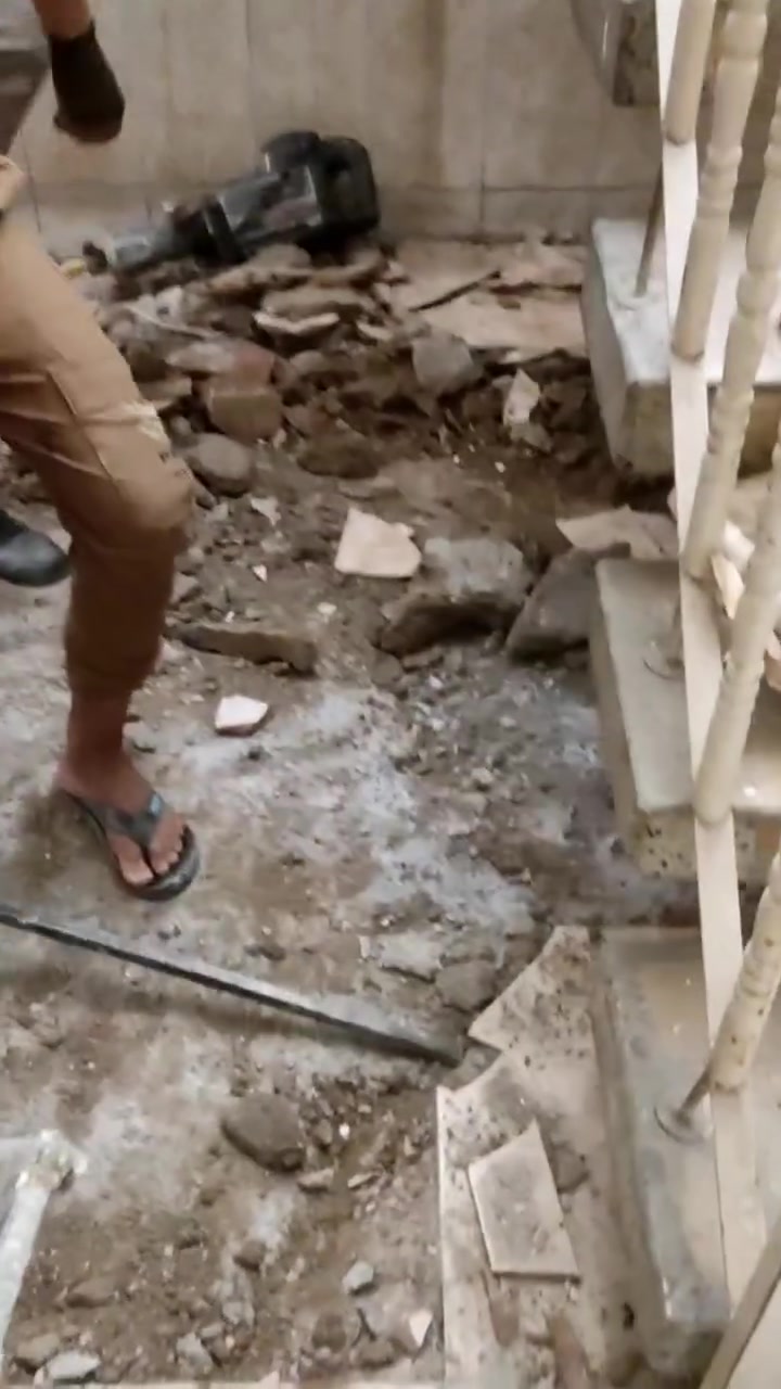 السلام عليكم  كادر تفليش وقلع ارضيه قلع كاشي تكشير جدران اتصل على رقم وبخدمتك ***********

