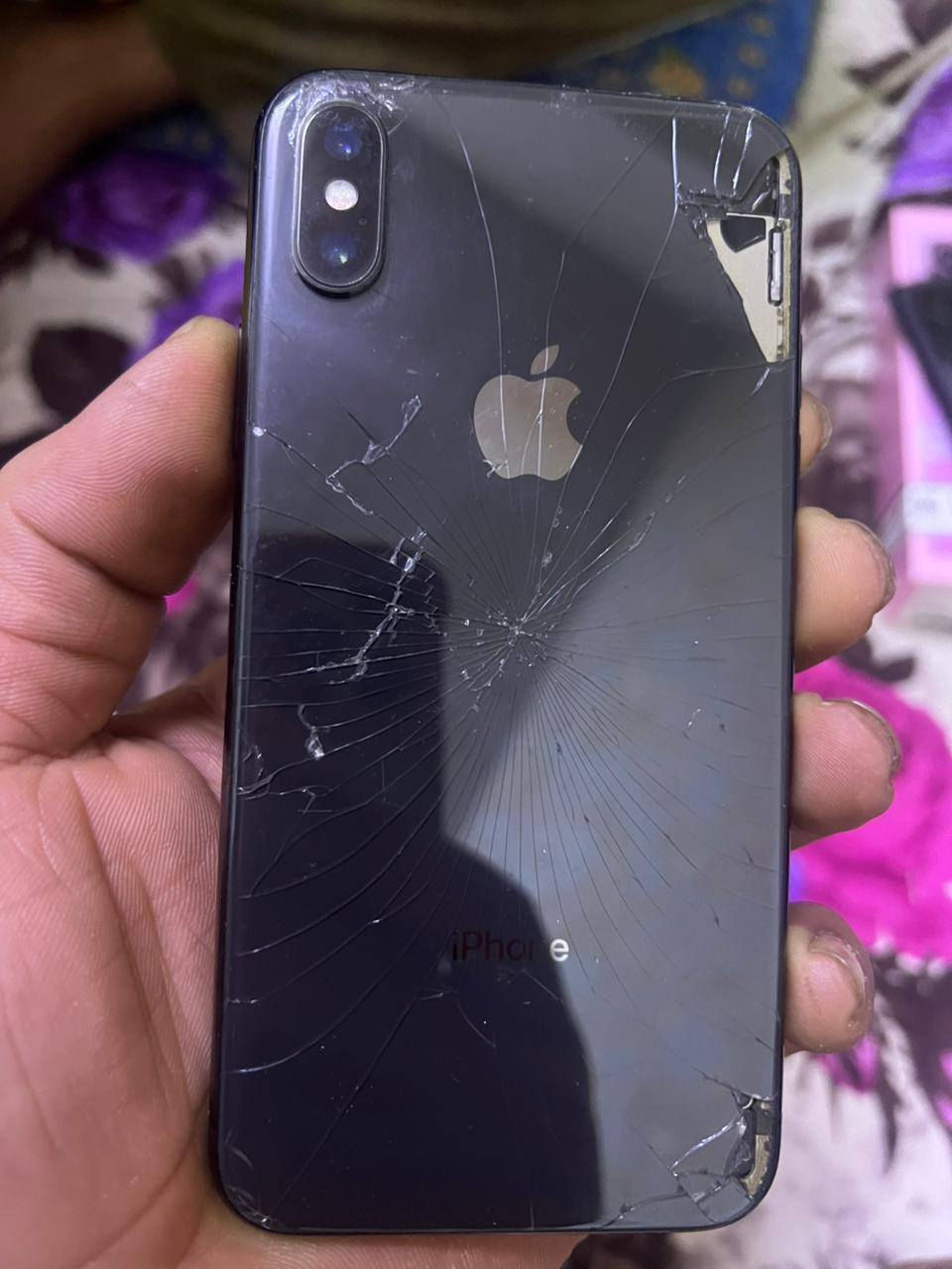 سلام عليكم  اجهزه 2. واحد (سكاي لاين) ول ثاني ايفون اكس    رايدهن اثنينهن 250    ***********
