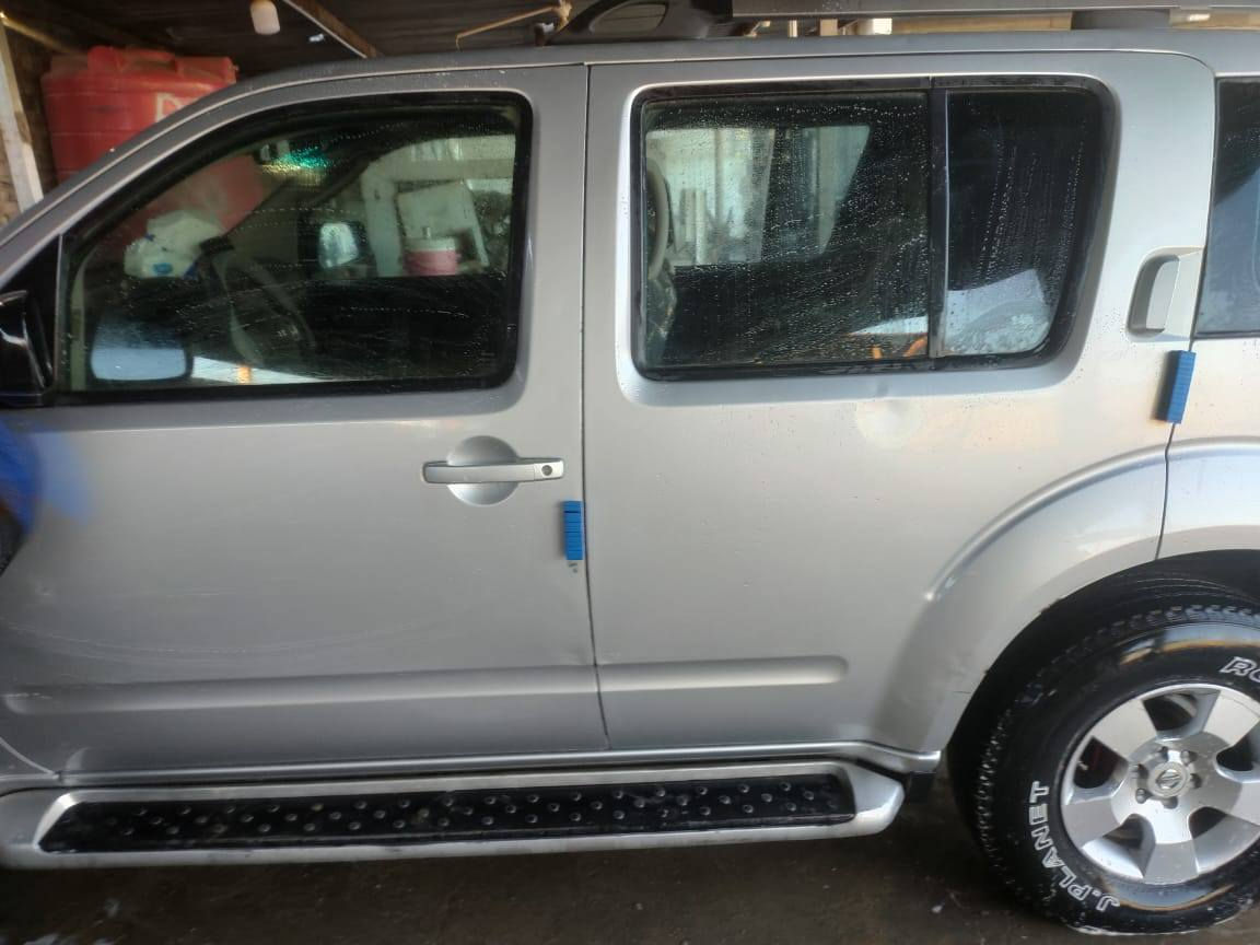 نيسان بافندر موديل 2008 وارد امريكي بيها باب مصبوغه صفحة السيارة نظيفة و مرتبة مال بيت ما متعوبه و ستوه مسويلها ادامه حدادية و فلنجات و بريك  رقم بغداد السنويه ما منتهيه مكان السياره بصرة الكزيزة السعر 85 قفل
***********
مكلف بلنشر تواصل ويا الرقم
