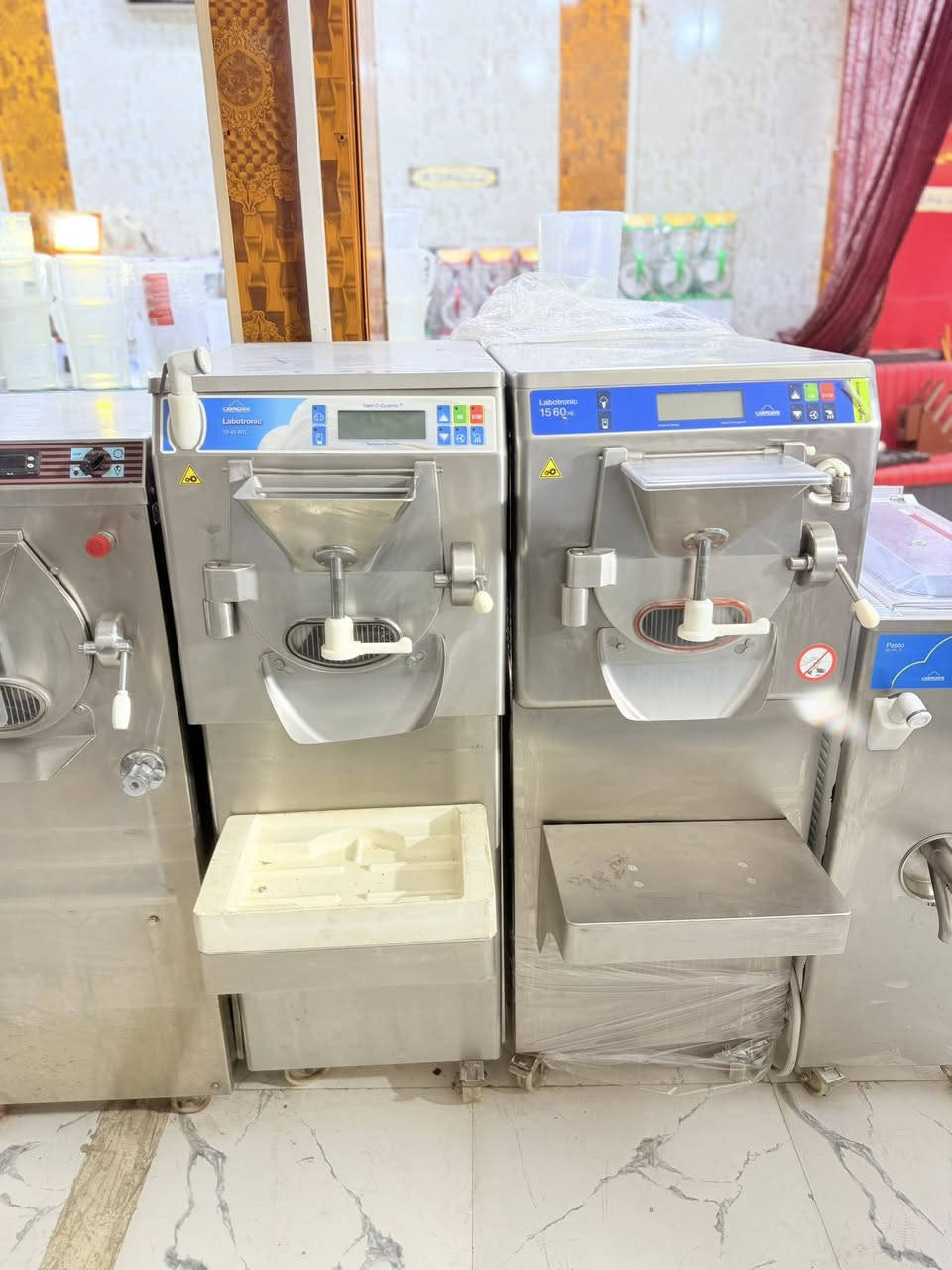 جميع انواع مكائن الايس كريم الايطاليه 🇮🇹
انتاجيات Ds ماركات واحجام متنوعه 
بساتر جميع الماركات والاحجام 
سوفتات جميع الماركات 
عارضات عاموديه وطرحيه جميع الاحجام 
سلاشات ازبري جميع الماركات 
حافضات + صاعقات 
اسعار تنافسيه 
🍨🍨🍦🍦🍧🍧
متوفر تجهيزات محلات الآيس كريم بل كامل 

للتواصل او الاستفسار مراسلة الصفحه 
او الاتصال ع الرقم ***********

العنوان بصره
