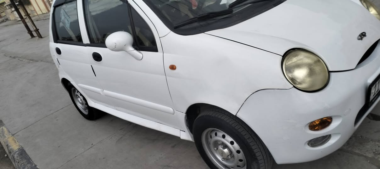 السلام عليكم
سيارة QQ لون ابيض 2011
  للبيع  فول تومتيك 
4بستم مرغوب 
السيارة جاهزة 
تبريد بس ناقص غاز فقط شرط
تدفئة شغالة
وايرمنية كلها شغالة  
كير محرك شرط 
هزة ورقم جديد 
طخم  و دبلات جدد 
تايرات جدد
كامره وشاشه 
باتري جديد 
بدون صبغ فقط بارد 
السيارة بأسمي 
شرط التحويل 
السعر 37$ وبيها مجال 
للاستفسار 
مكان السيارة ، موصل حي تحرير 
*********** وبي وتساب
