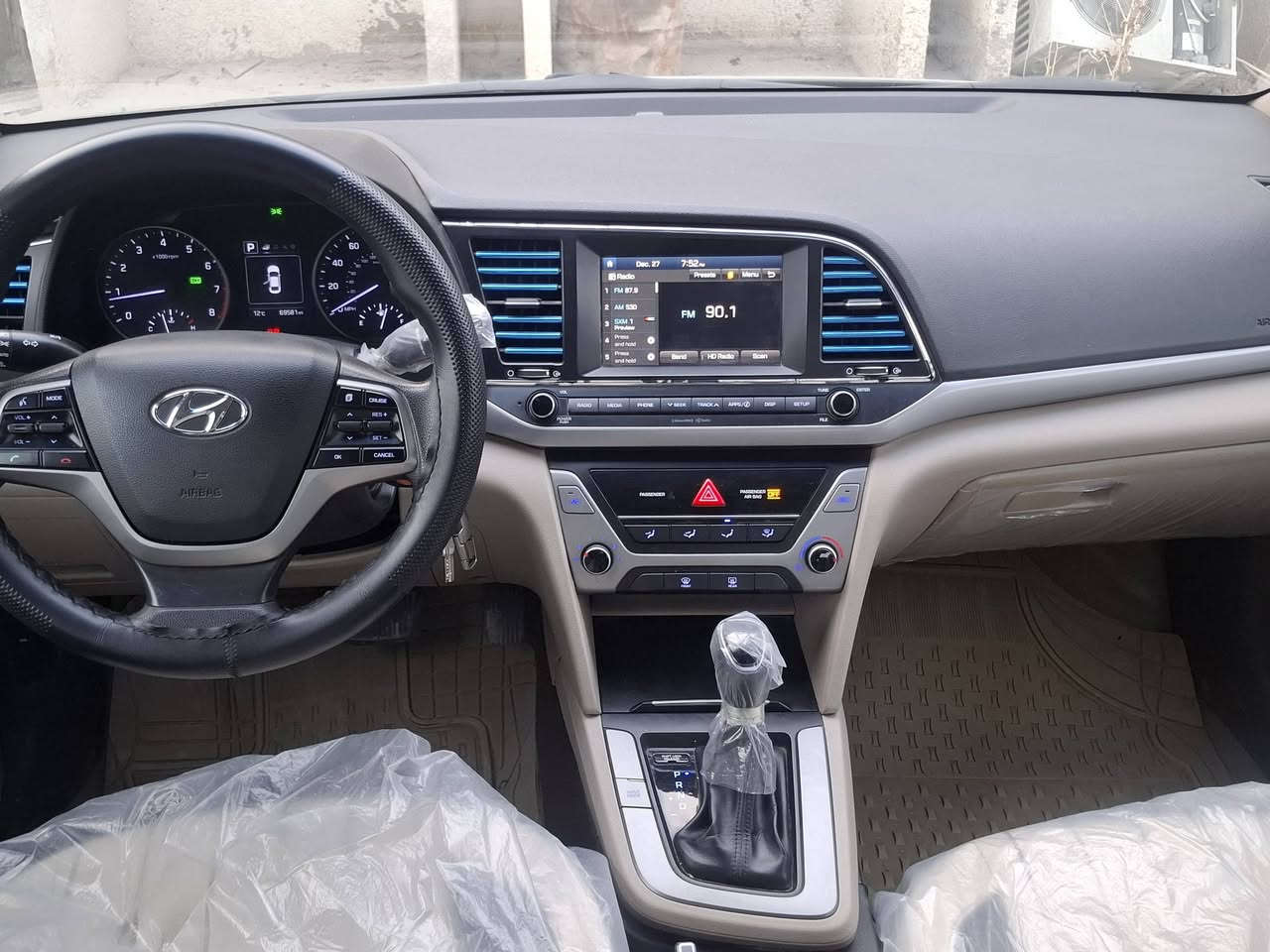 سلام عليكم النترا2018كير ومحرك وحدادية كفالة تخم تاير جديد مال جناي جاهزه الاخير تبريد ثلج ⛄️ بيها3قطع صبغ فقط رقم  شمالي سليمانية 
السعر125 بيهه مجال لشراي 
الاتصال***********
مامتواجد على الفيس  👆👆
مواصفات السياره 
شاشه كبيرة
تحكم استيرن 
كامره
3انضمه قياده
