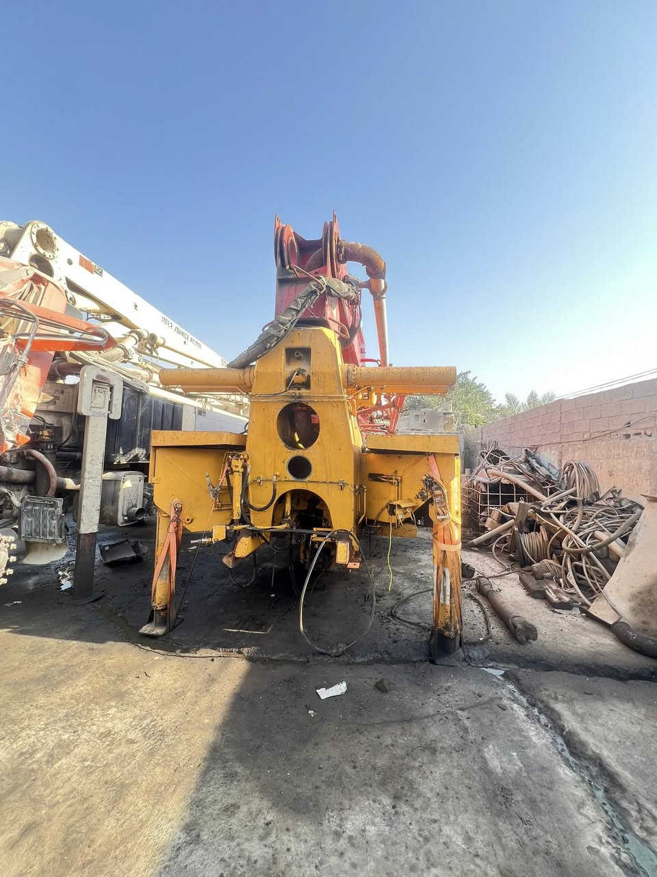 للبيع جهاز بتس ماستر 36متر  2003شوط قصير   تك مضخة ***********
