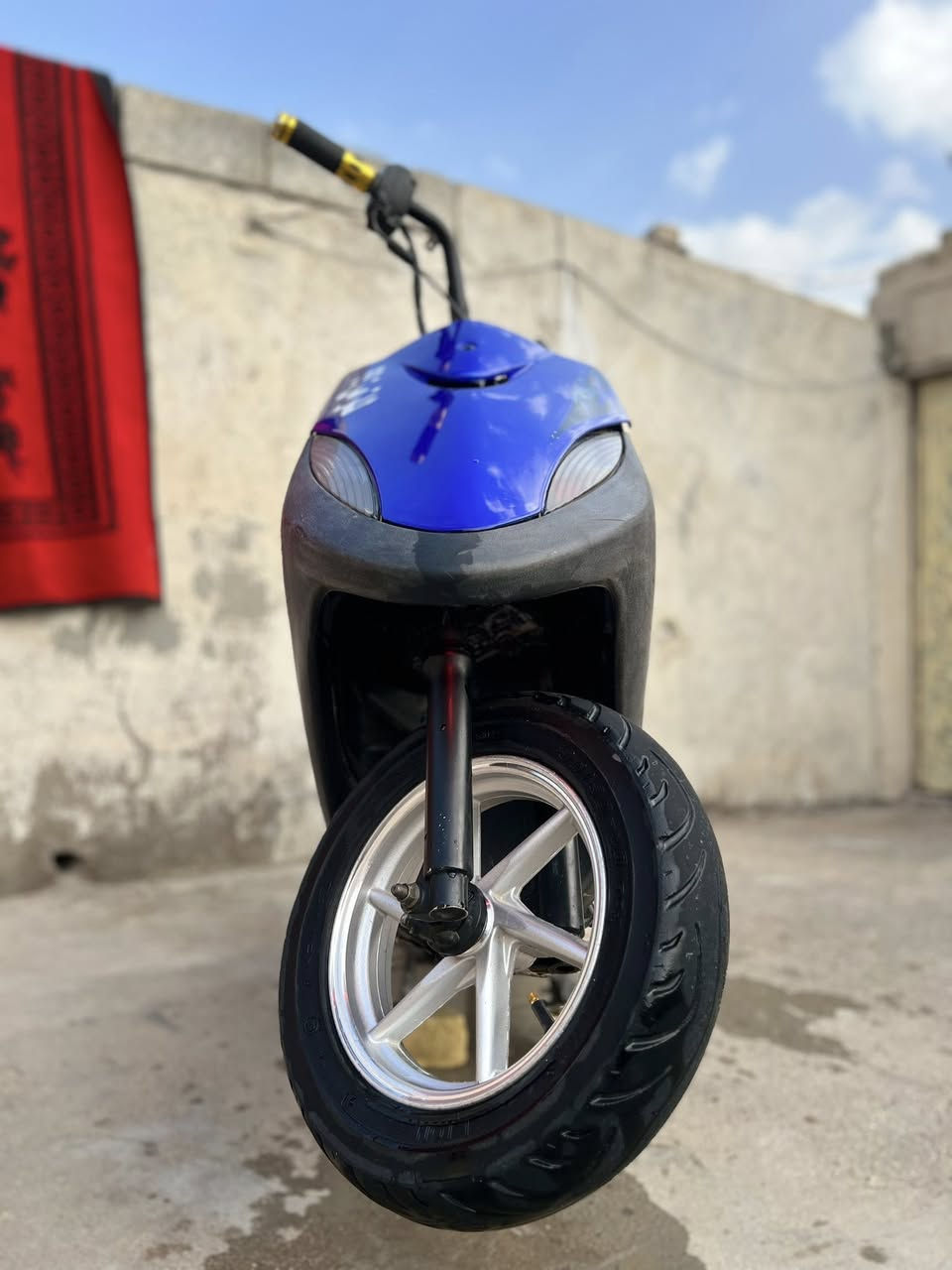 سلام عليكم دراجه ماكس عدله للبيع كلشي شغال سلف وكهربائيات مبوشه55 شلعه ومعدل حلو السعر 650(مكان بصره زبير)شراي يتفضل


**إذا كنت صاحب هذا الإعلان وتريد حذفه لأي سبب، رجاءا أرسل رسالة إلى الدعم الفني**