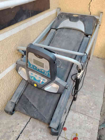 جهاز جري
عطلان الماطور مالته و مال، عداد طاكة
ب٤٠ وبي مجال
رقمي ***********
واتساب موجود
