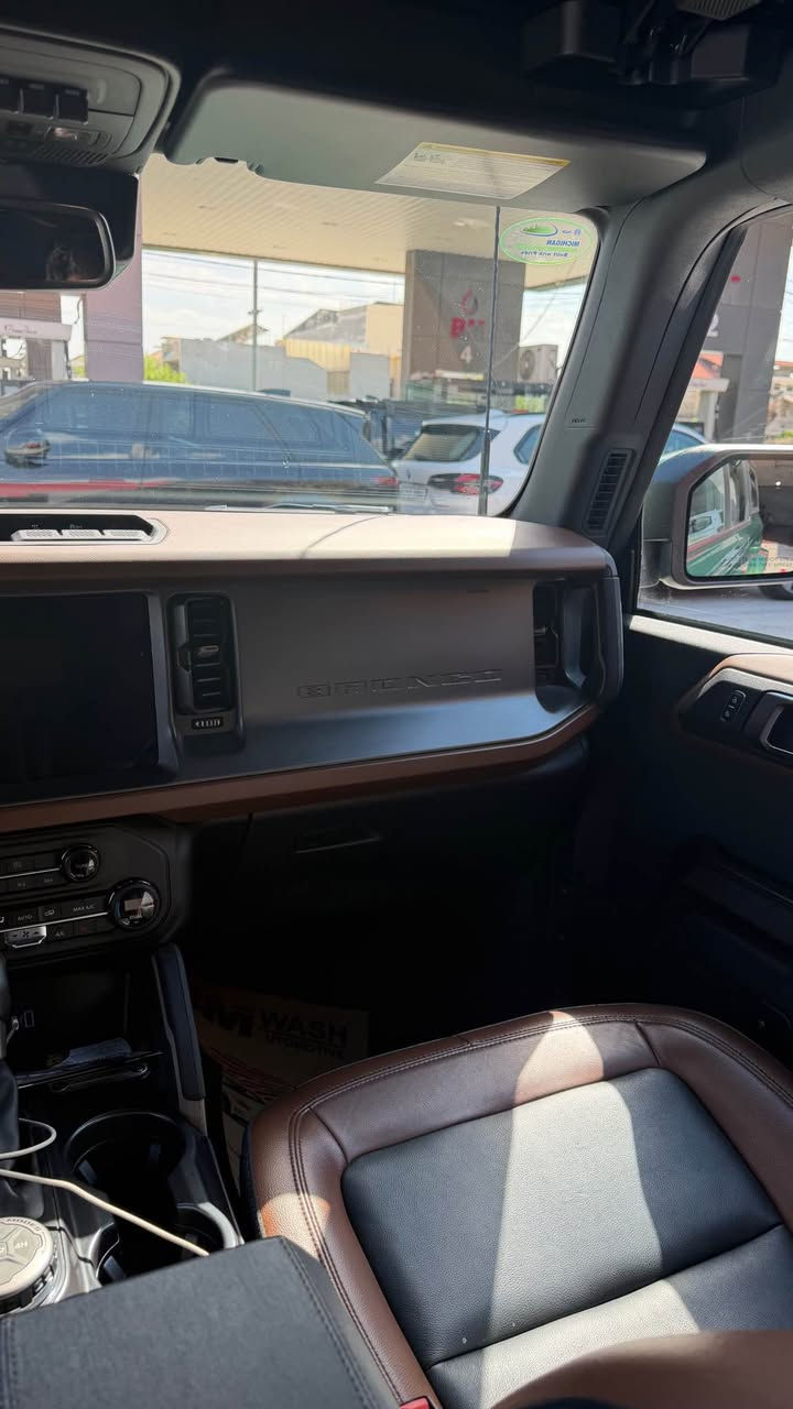 �🔥 فرصة لعشاق القوة والمغامرة! 🔥🚙

�🔥 للبيع ✅   – Ford Bronco 2024  outer banks 🚙✅

🛕العنوان / اربيل 
للاستفسار 

*********** ☎️☎️

رقم أربيل الجديد وبأسمي شخصيآ فحص وهزة كله جاهز 

✨ عداد: 20.000 كم فقط

✨ محرك V4 سعة 2.3 لتر تيربو

✨ قوة هائلة تصل إلى 330 حصان 🏁

✨ فئة: Big Bend العملية والمليئة بالمزايا

✨ سقف متحرك بالكامل (Removable Top) لعشاق المغامرة

✨ لون خارجي مميز جداً بتصميم جبلي Rugged 🏔️

مواصفات فئة Big Bend:

✅ نظام دفع رباعي 4x4 مجهز للطرق الجبلية والصحراوية.

✅ عجلات 17 إنش مع إطارات مخصصة للطرق الوعرة.

✅ مقصورة داخلية رحبة مع شاشة 8 إنش SYNC 4 تدعم Apple CarPlay وAndroid Auto.

✅ أنظمة أمان متقدمة: كاميرا خلفية + مساعد ثبات + وسائد هوائية متعددة.

✅ وضعيات قيادة متعددة (G.O.A.T Modes) تناسب جميع التضاريس.

💡 سيارة مغامرات بامتياز، تجمع بين القوة – الراحة – التصميم العصري.

📍 لا تفوت الفرصة! تواصل معنا الآن 📞 أربيل, العراق
