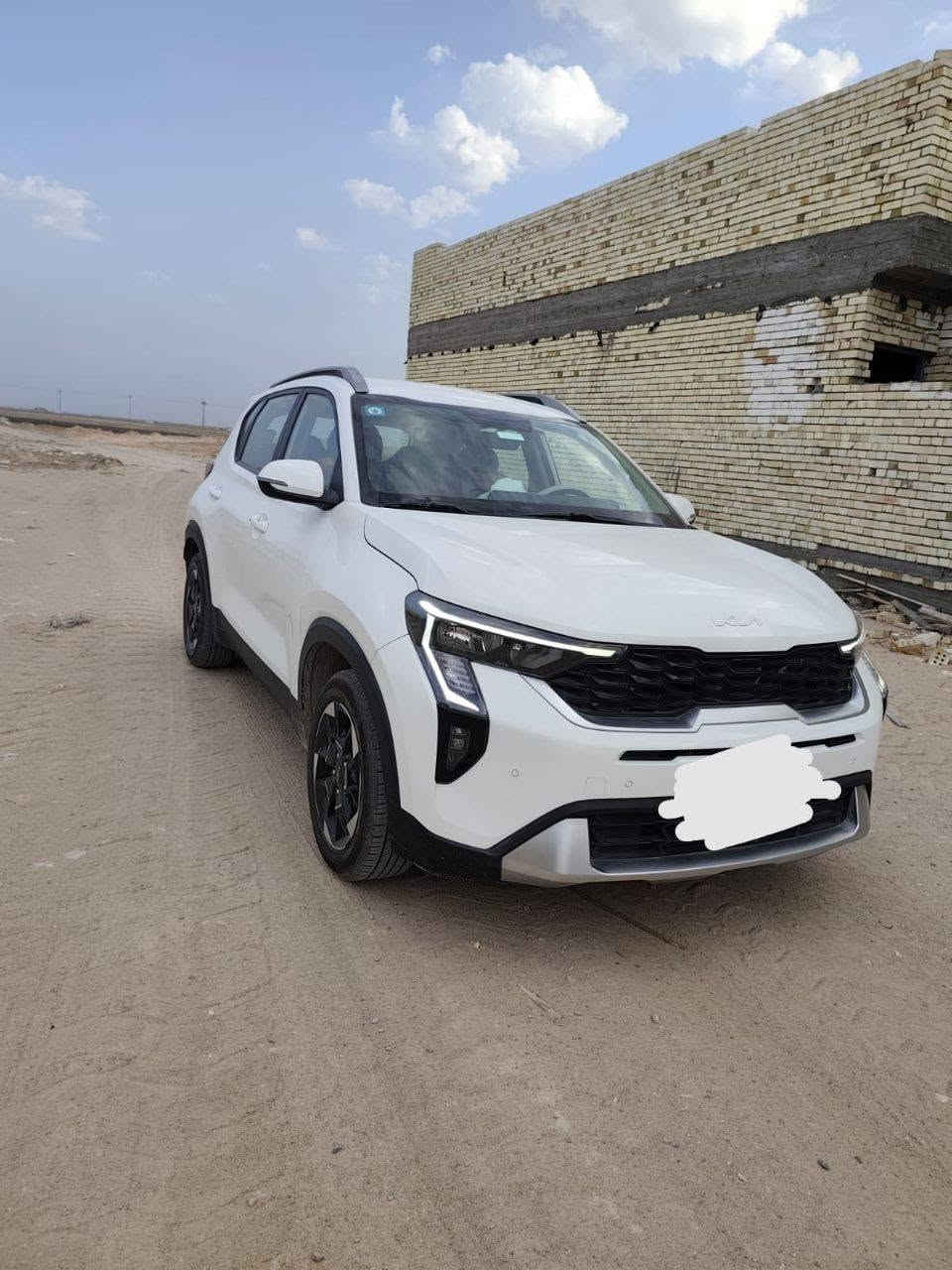 كيا سونت مديل ٢٤ وكاله كيا بعدها بضمان الشركة ماشيه ١٥ الف رقم بصره بأسمي السعر (٢٤ مليون)
تشغيل  وقفل عن بعد مع بصمة 
كاميرا خلفيه وحساسات
شاشه تعمل بنظام اندرويد 
مرايا شفط مع كشافات لد ذاتيه
حساس اطارات مع نظام الترحيب الذكي
بالاضافه الى هواي مواصفات للاتصال 
***********
والبنات عادي تواصل خاص.
كيا سونت مديل ٢٤ وكاله كيا بعدها بضمان الشركة ماشيه ١٥ الف رقم بصره بأسمي السعر (٢٤ مليون)
