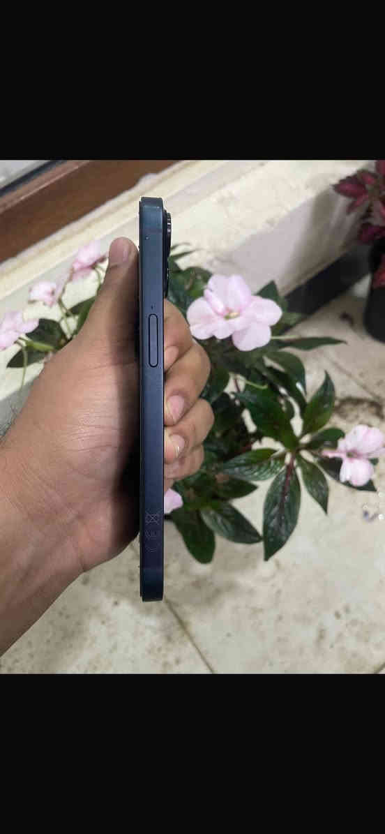 سلام عليكم يابه الي يدور نضيف يمي النضيف للبيع ايفون ١٣ عادي شرق اوسط ماستر ذاكره ١٢٨ بطاريه ٩٤ الجهاز مكفول لامفتوح ولا معله جهاز نضيف بدون شخوط وبدون ملاعيب العيد للاستفسار ***********
