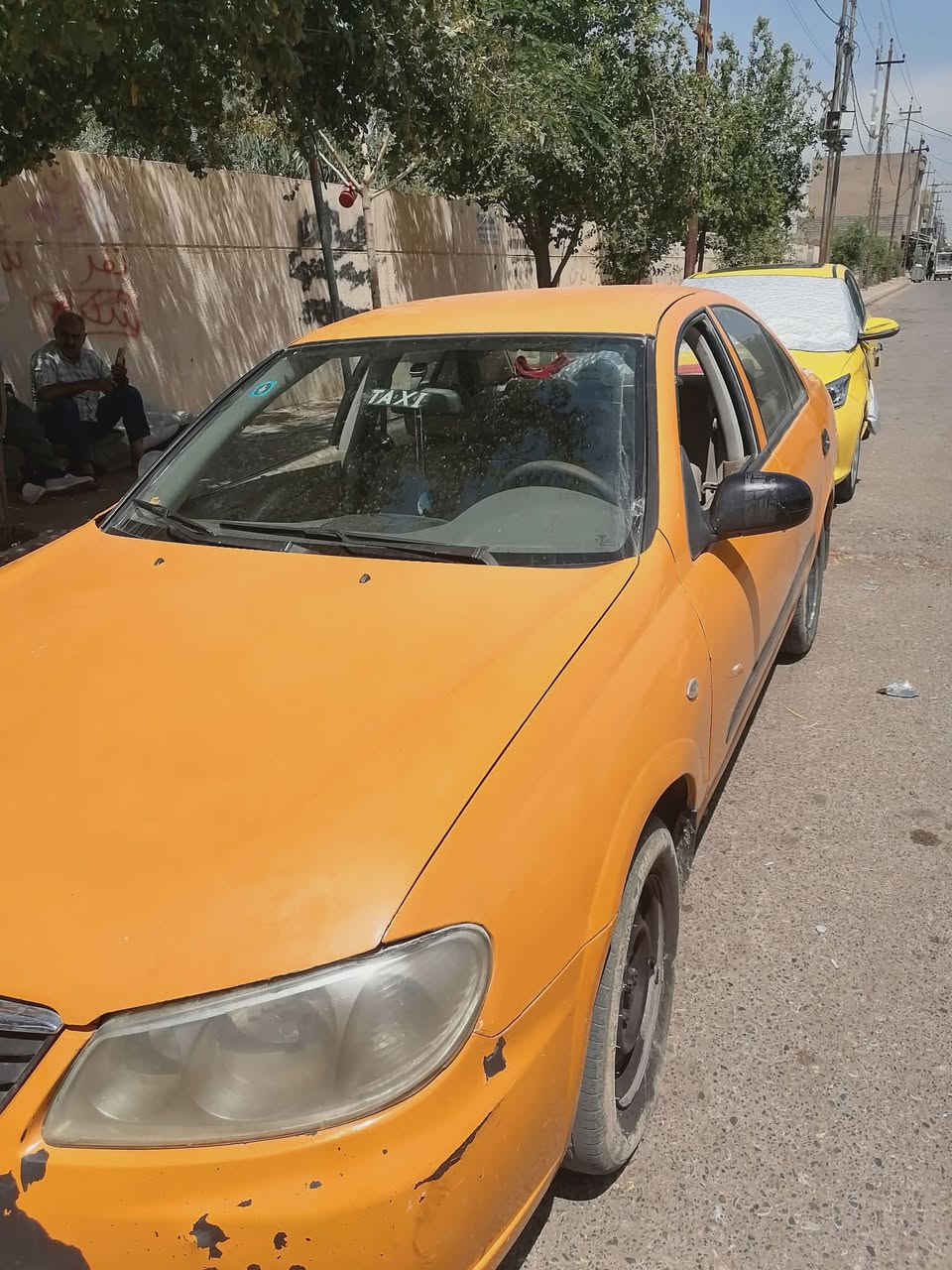 السلام عليكم نيسان صني للبيع موديل 11 سعر  75  دفتر بنزين رقم موبايل ***********
