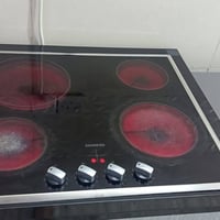 مجمدة • ثلاجة • طباخ وفرن